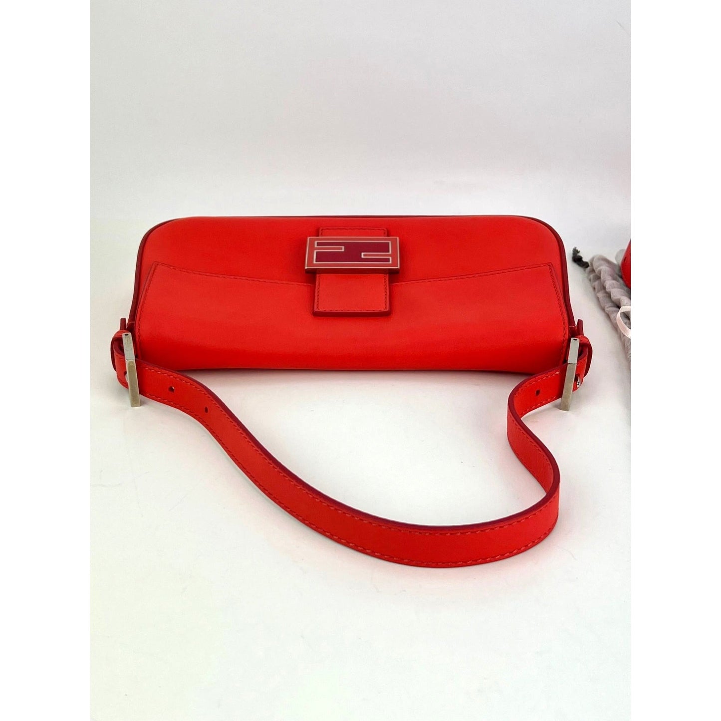 Fendi Vitello Baguette Papavero Sac à main à bandoulière