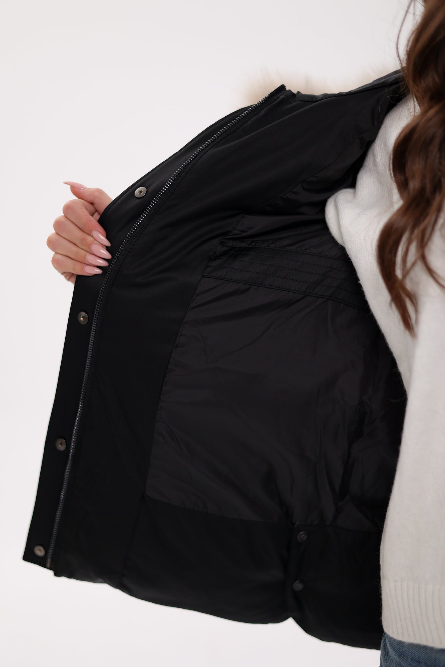 Manteau en duvet bleu roi avec bordure en fourrure de renard véritable