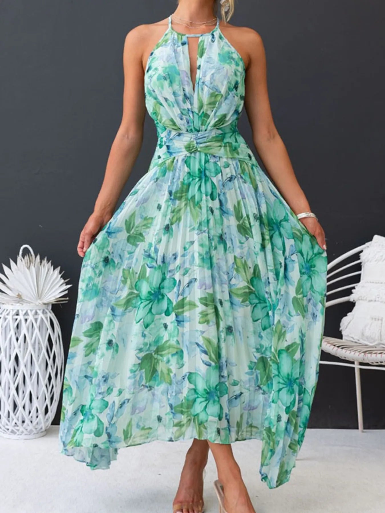 Printed Sleeveless Pleated Dress