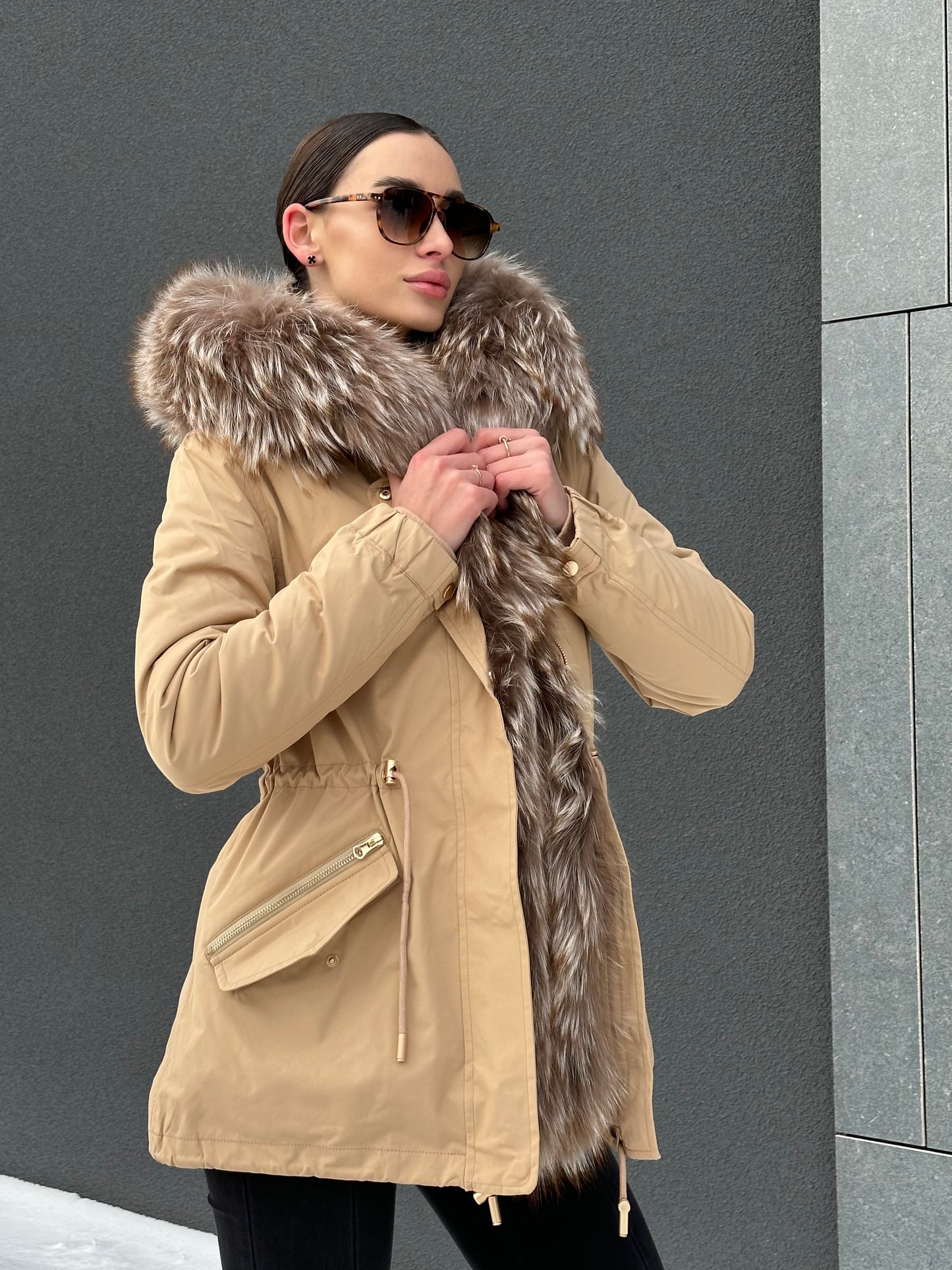 Parka en véritable fourrure argentée avec isolation en fourrure de lapin