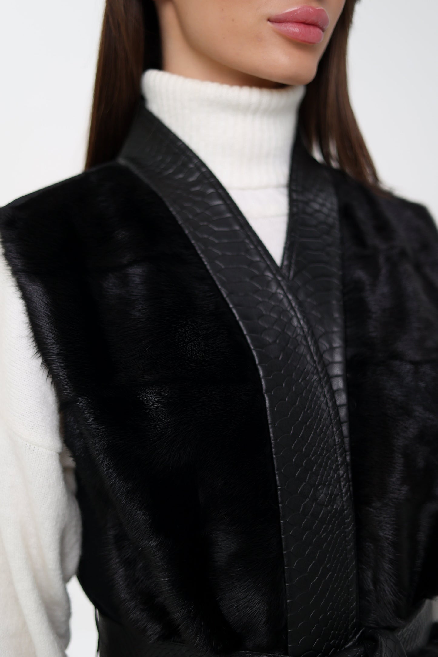 Gilet en laine avec garniture en cuir et fourrure de vison véritable