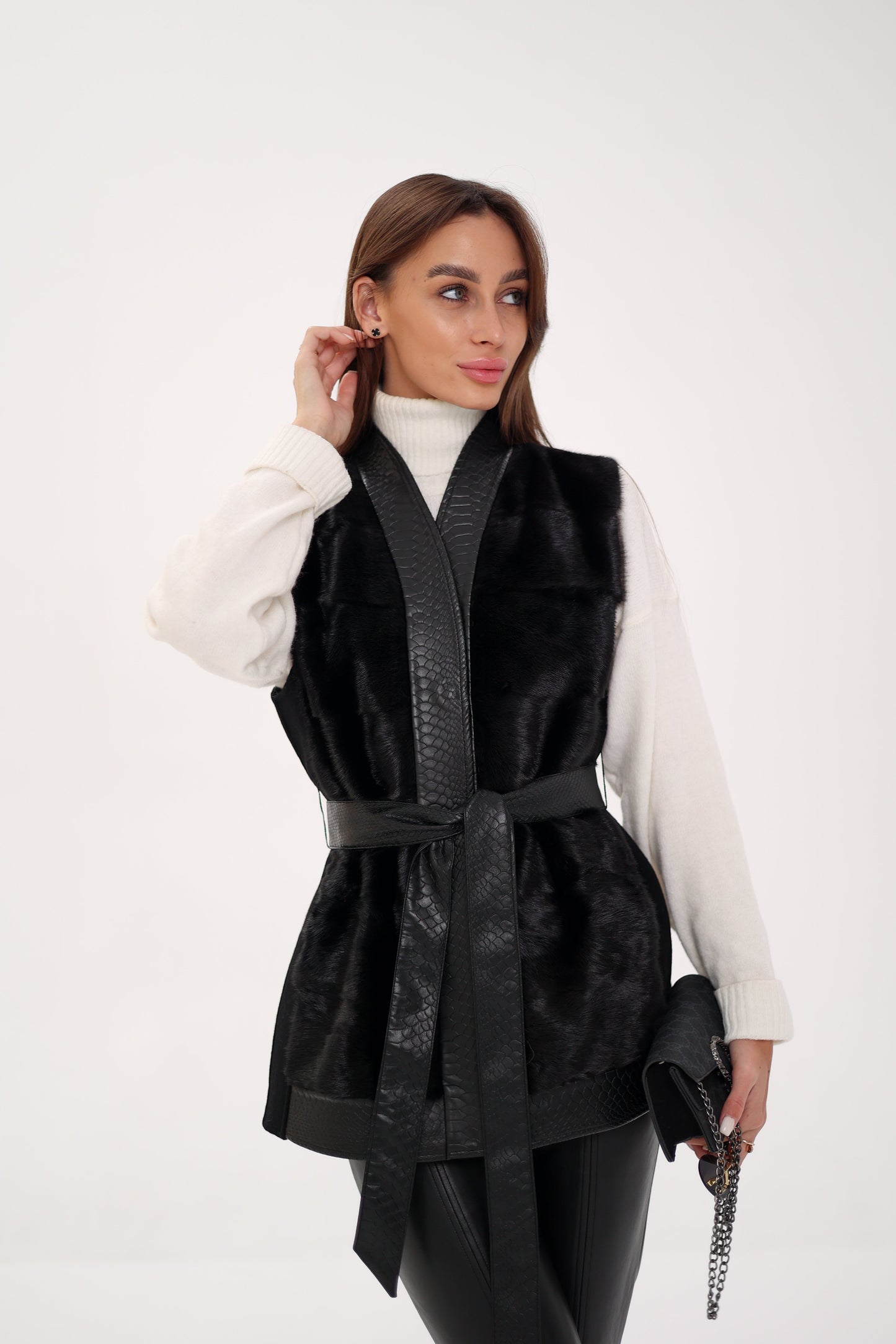 Gilet en laine avec garniture en cuir et fourrure de vison véritable