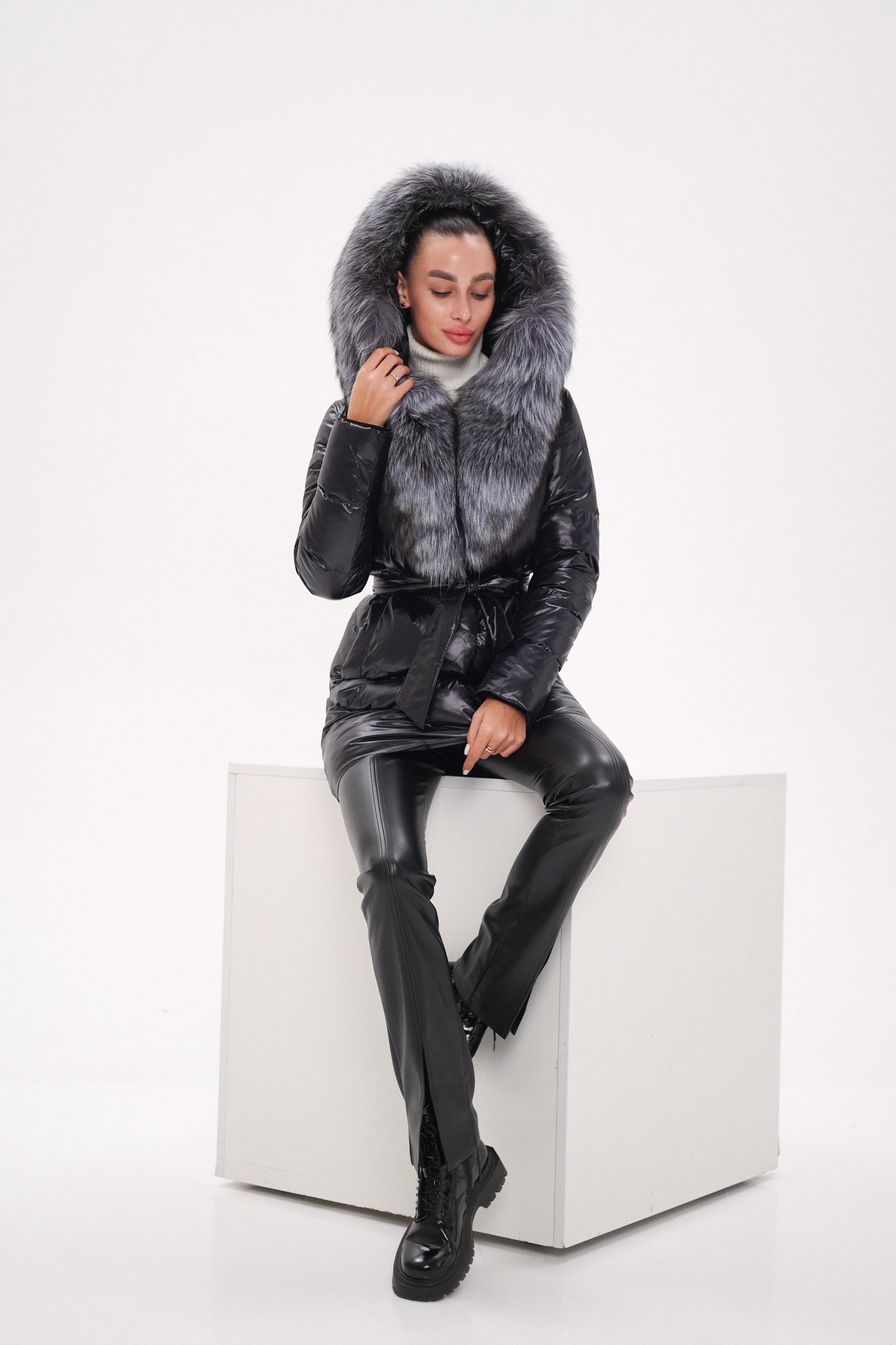 Manteau en duvet et fourrure de renard argenté véritable