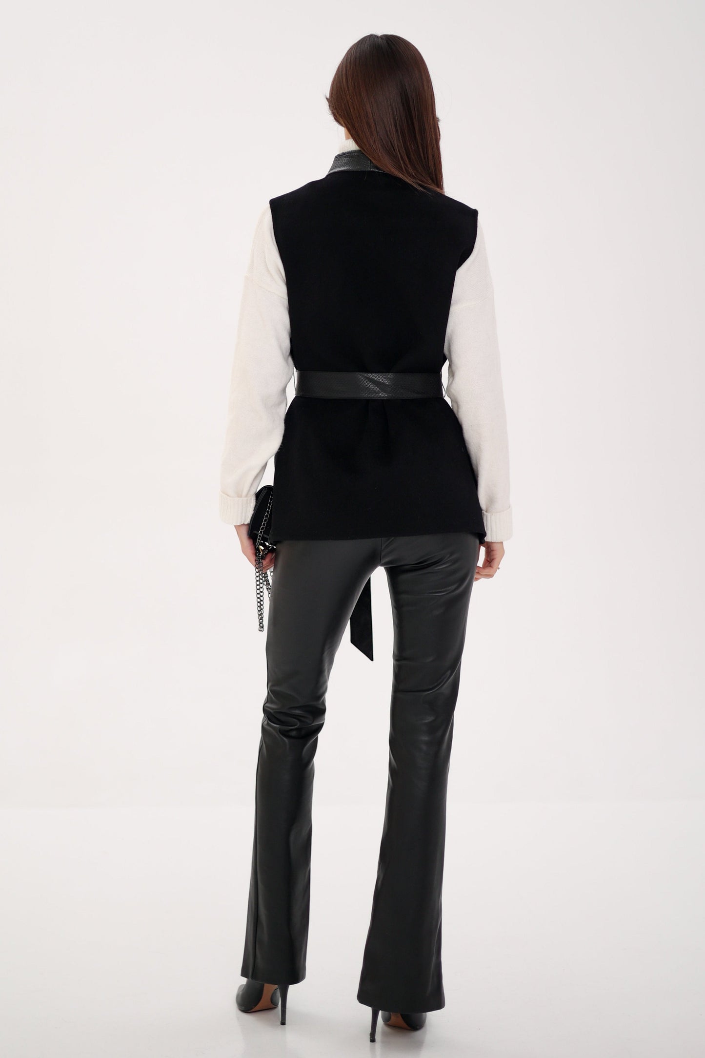 Gilet en laine avec garniture en cuir et fourrure de vison véritable