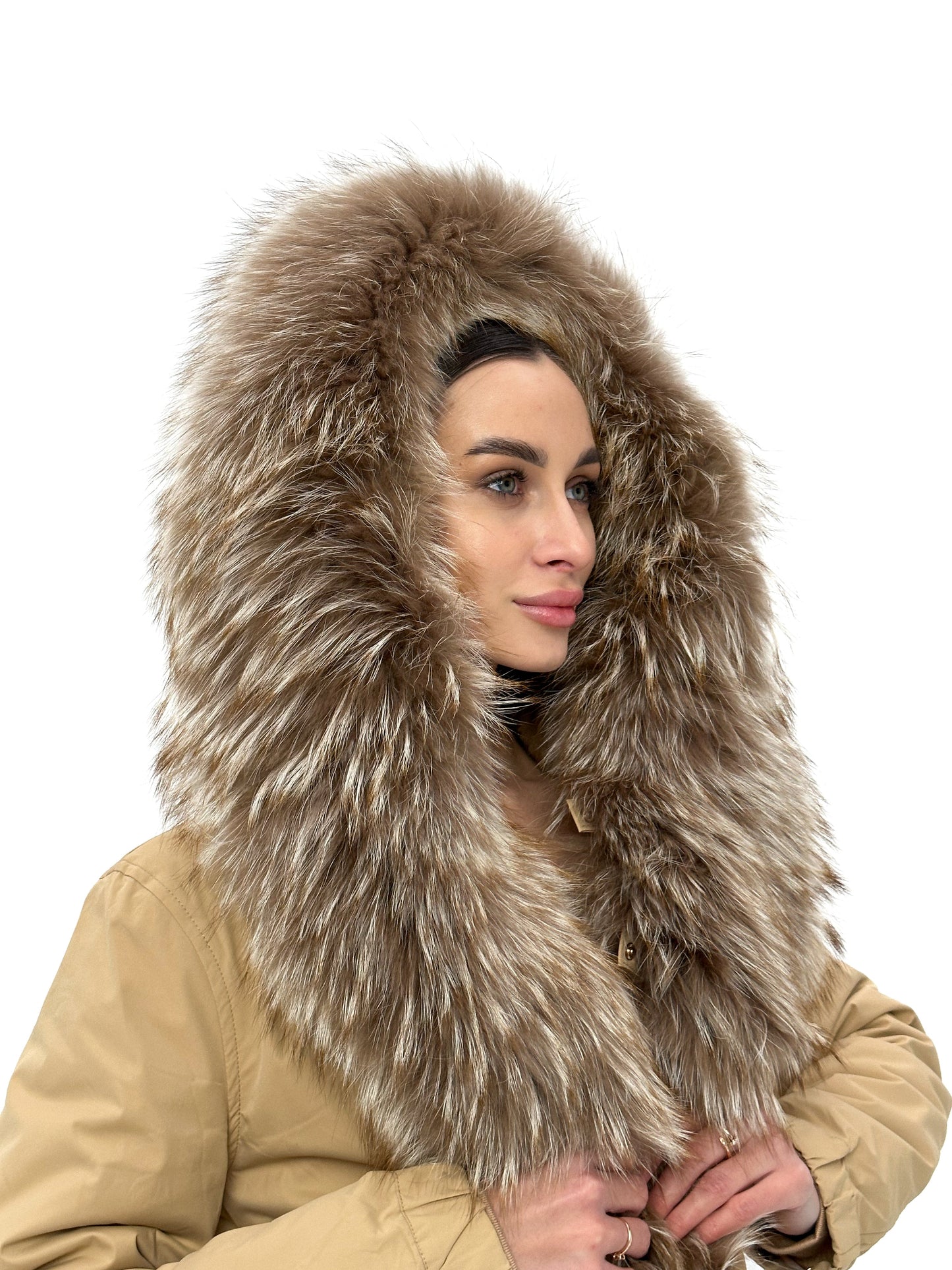 Parka en véritable fourrure argentée avec isolation en fourrure de lapin