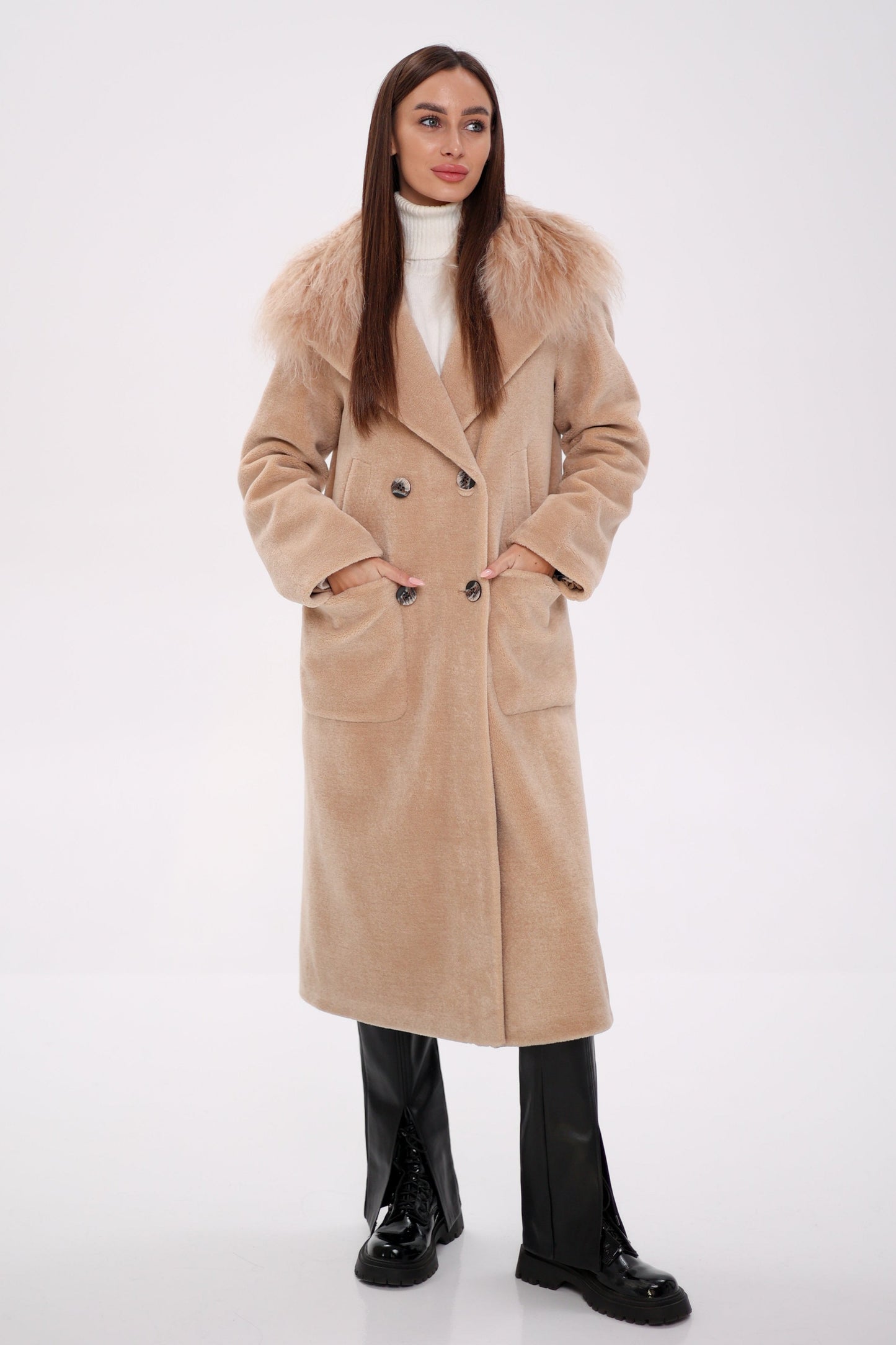 Manteau en laine vierge et fourrure de lama véritable