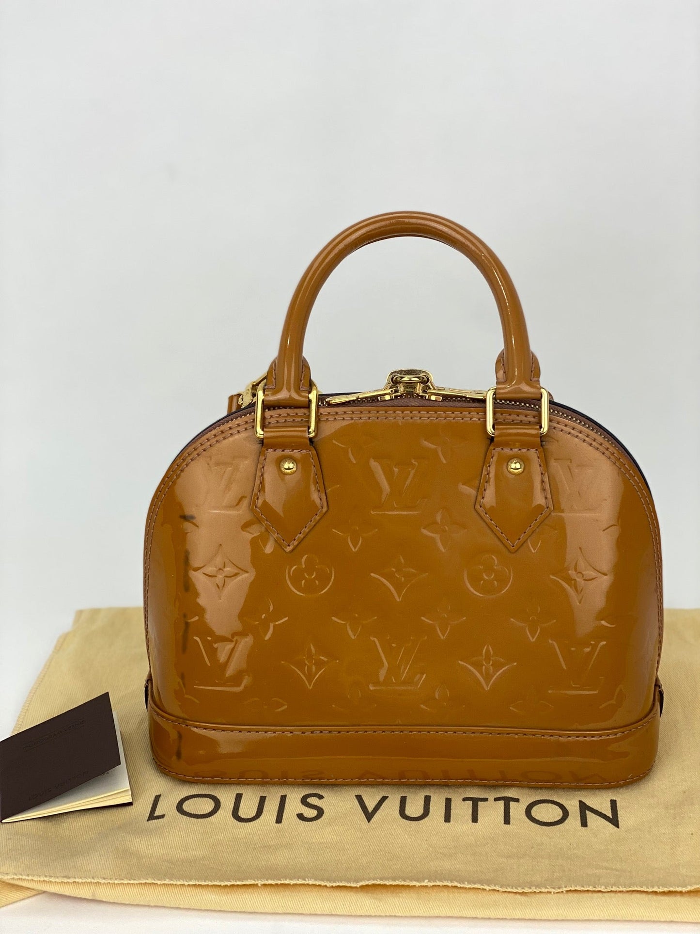 Sac à main Louis Vuitton Vernis Alma BB Rose Velours M91585 d'occasion