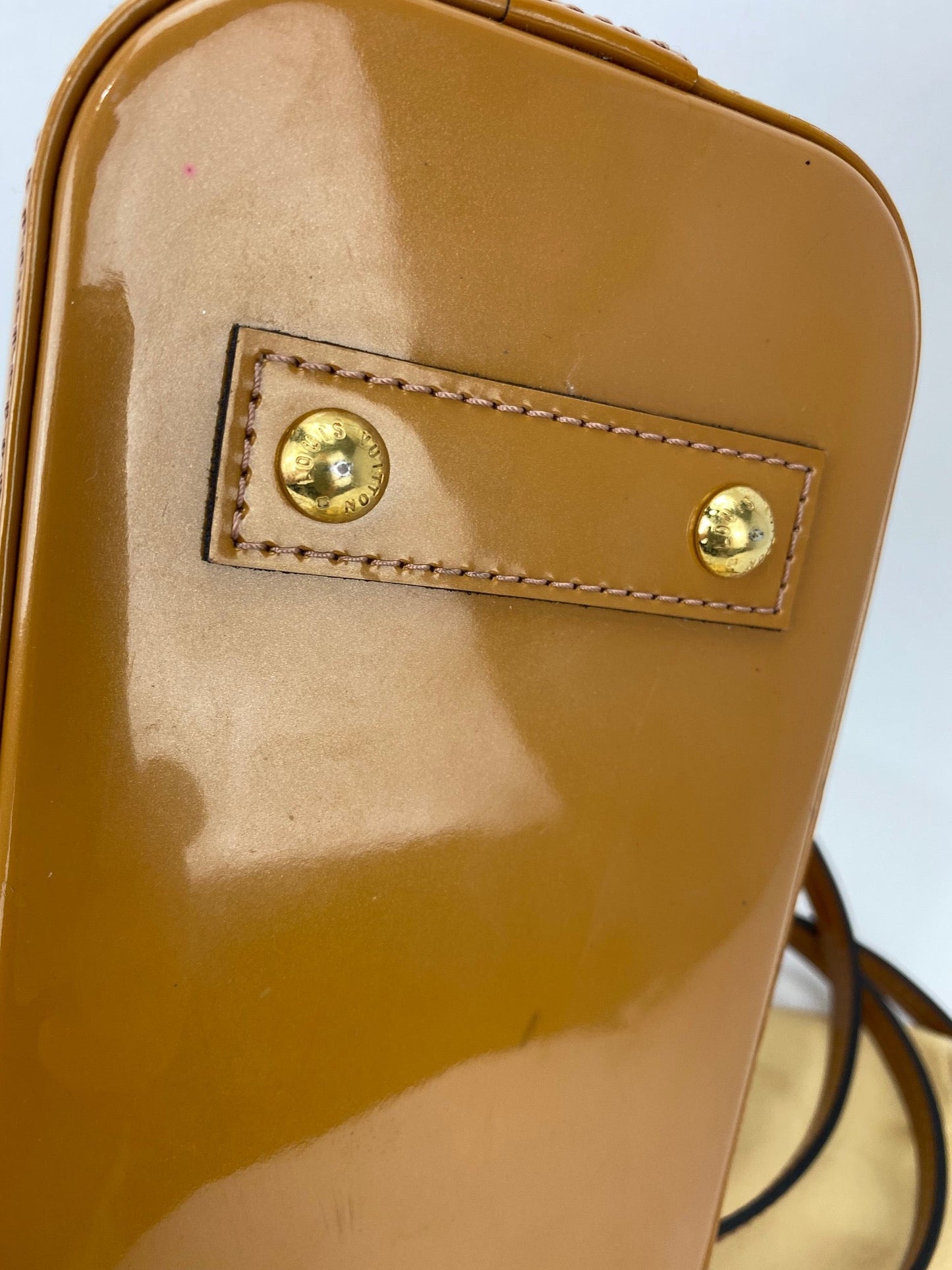 Sac à main Louis Vuitton Vernis Alma BB Rose Velours M91585 d'occasion