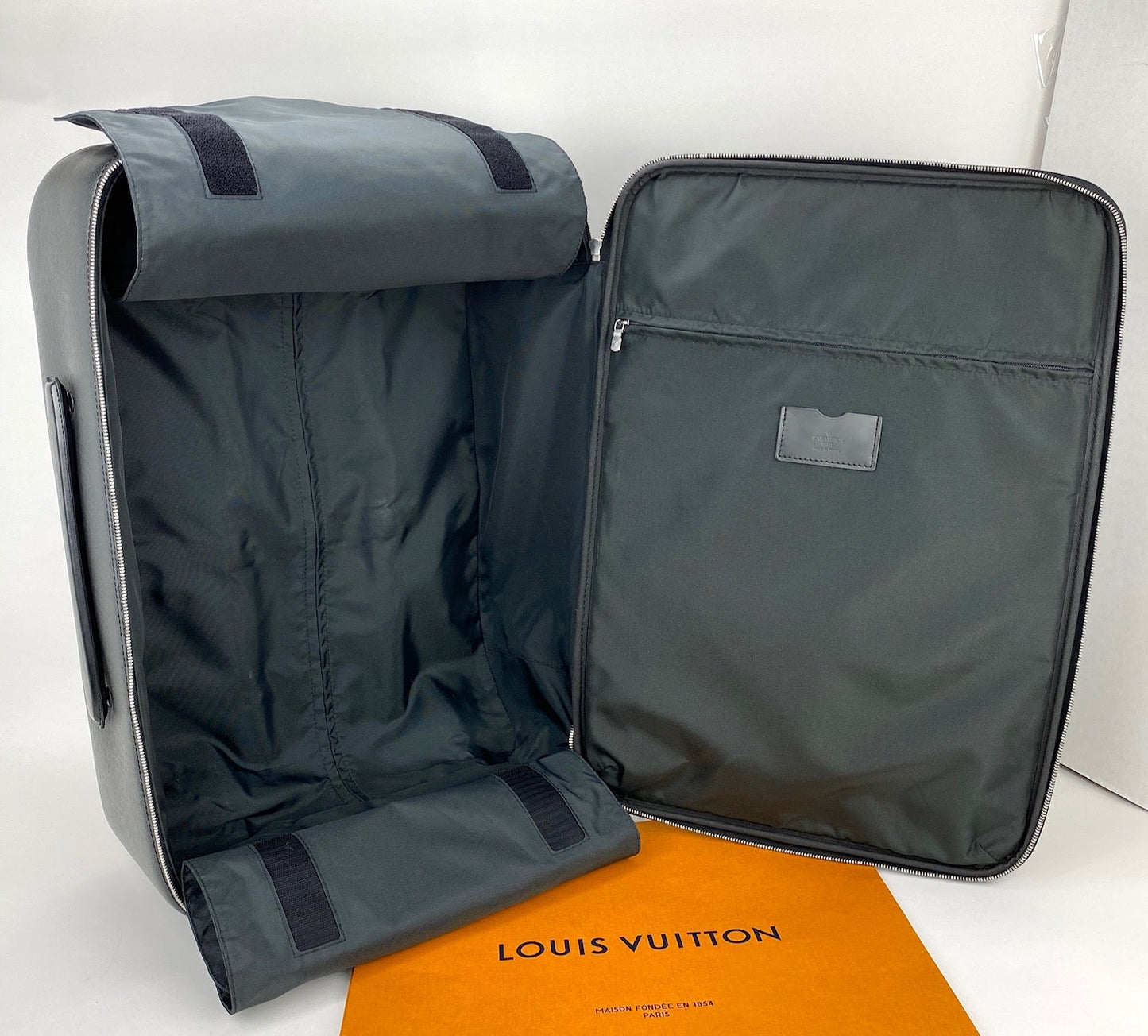 Louis Vuitton Pegase 60 Ardoise Taiga Rolling suitcase carry on Luggage pre owned
