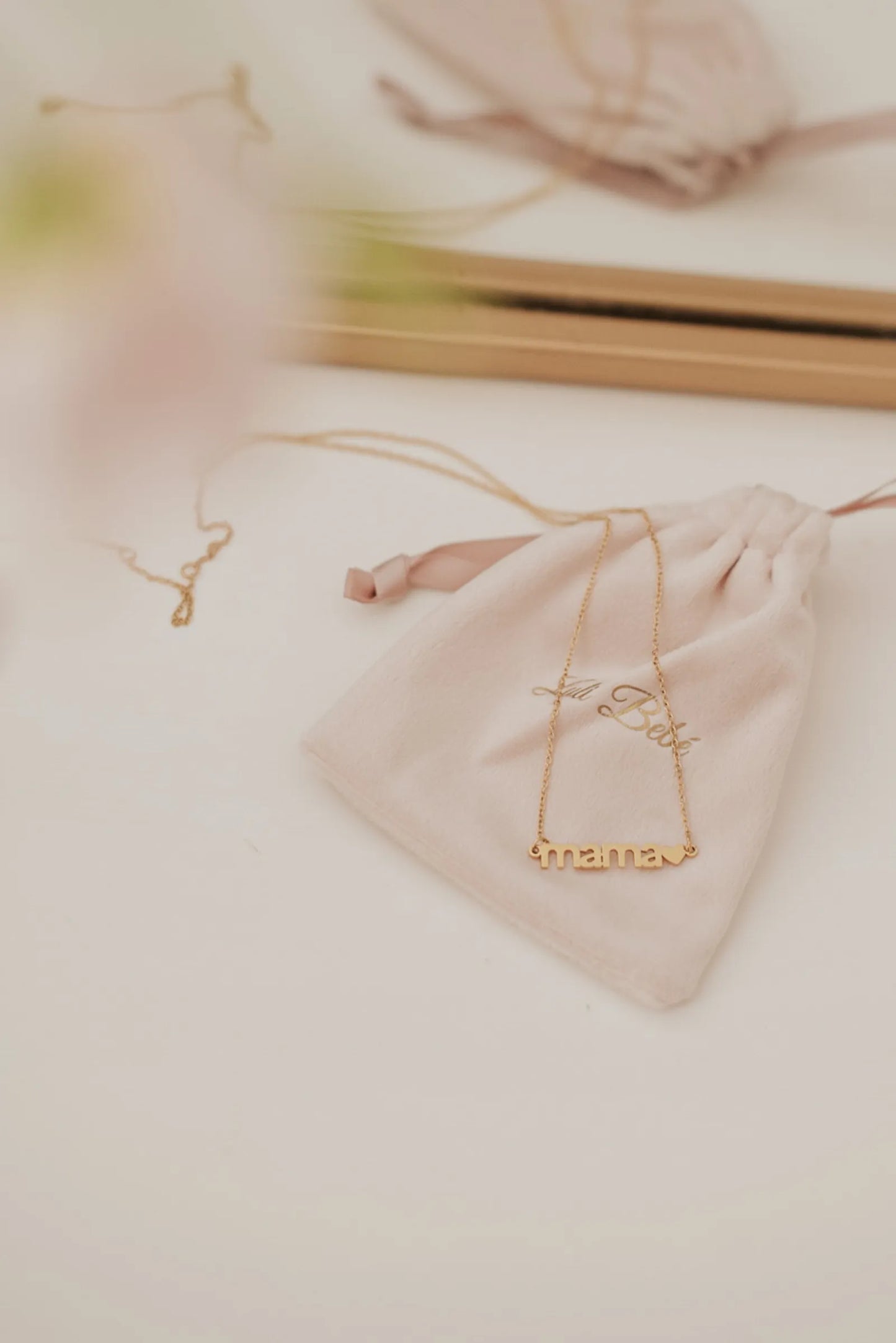 “Mama” Necklace – 18k Gold Plated Stainless Steel