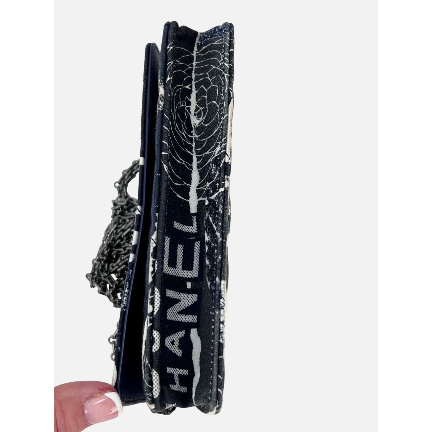 Portefeuille Chanel Reissue 2.55 en toile imprimée matelassée édition limitée sur une pochette à chaîne RARE