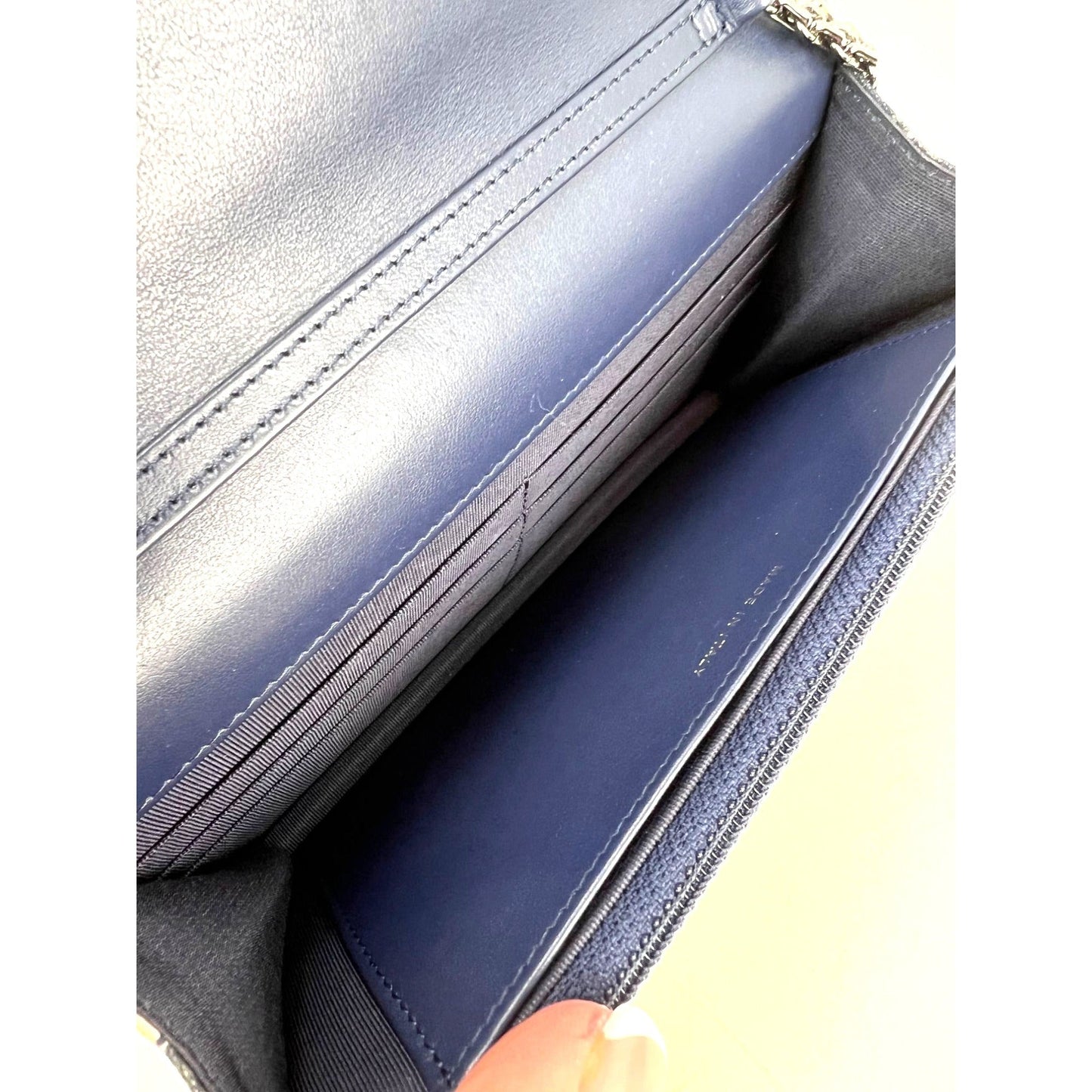 Portefeuille Chanel Reissue 2.55 en toile imprimée matelassée édition limitée sur une pochette à chaîne RARE