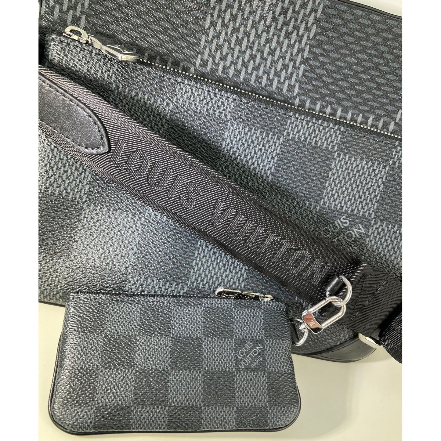 LOUIS VUITTON Trio Messenger Damier Graphite Men's Bag