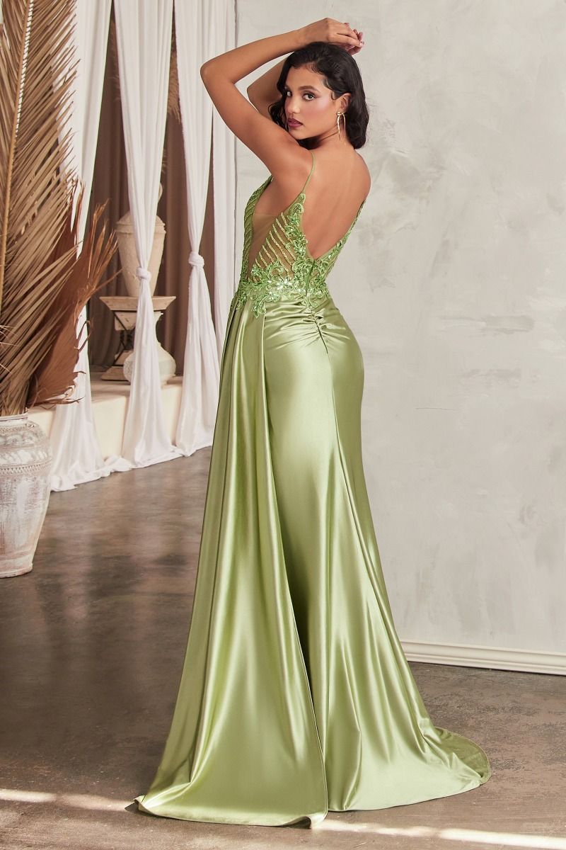 Robe ajustée en satin avec ceinture et détails en dentelle