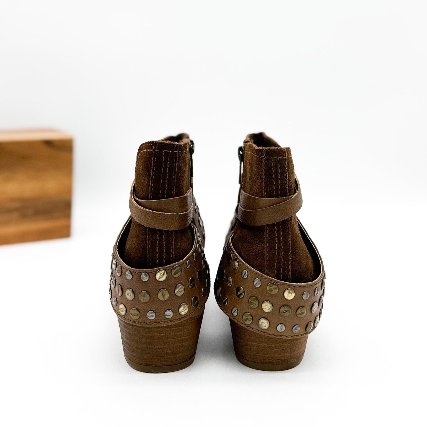 Bottines cramoisies en beige