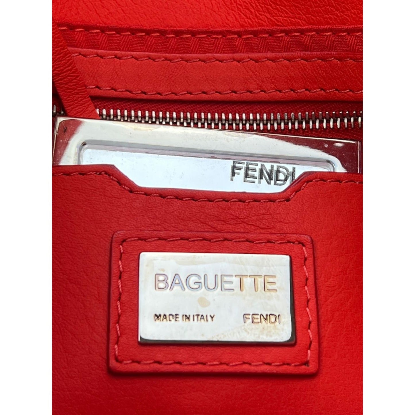 Fendi Vitello Baguette Papavero Sac à main à bandoulière