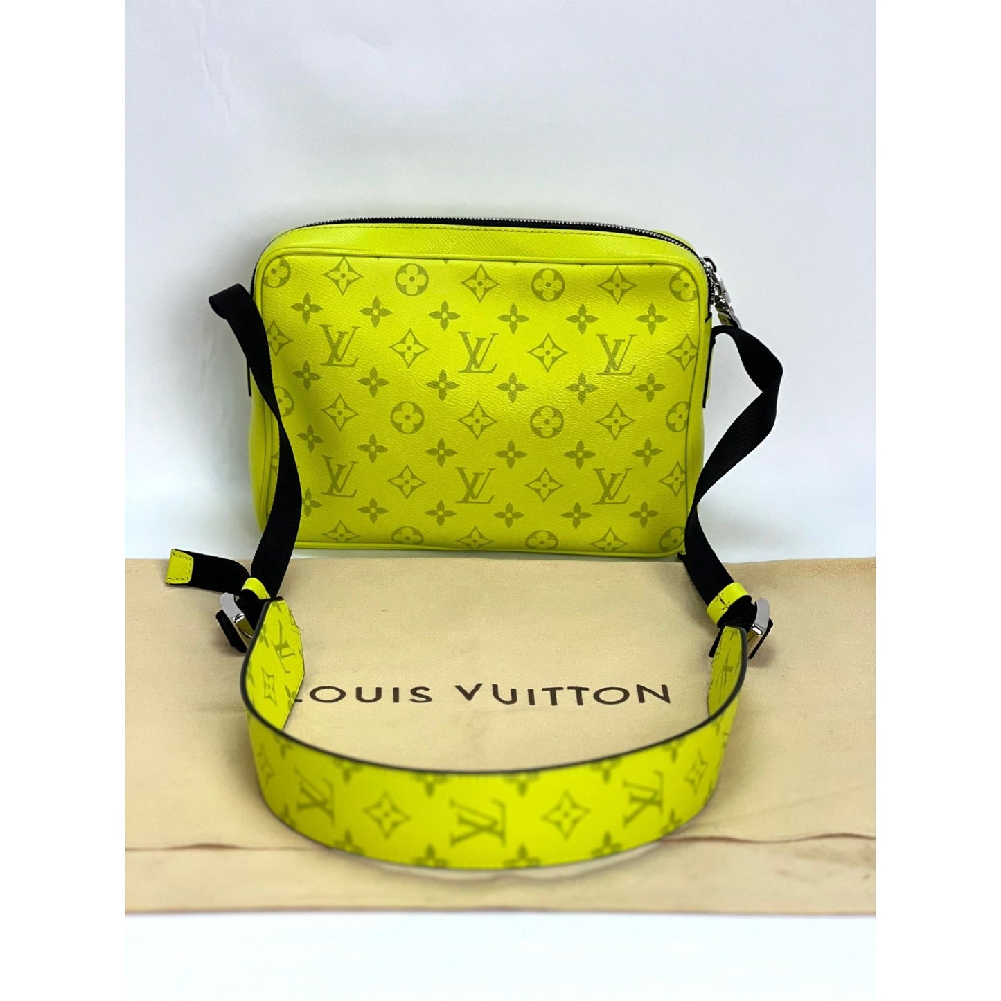 LOUIS VUITTON Taigarama Outdoor Messenger Yellow Bag