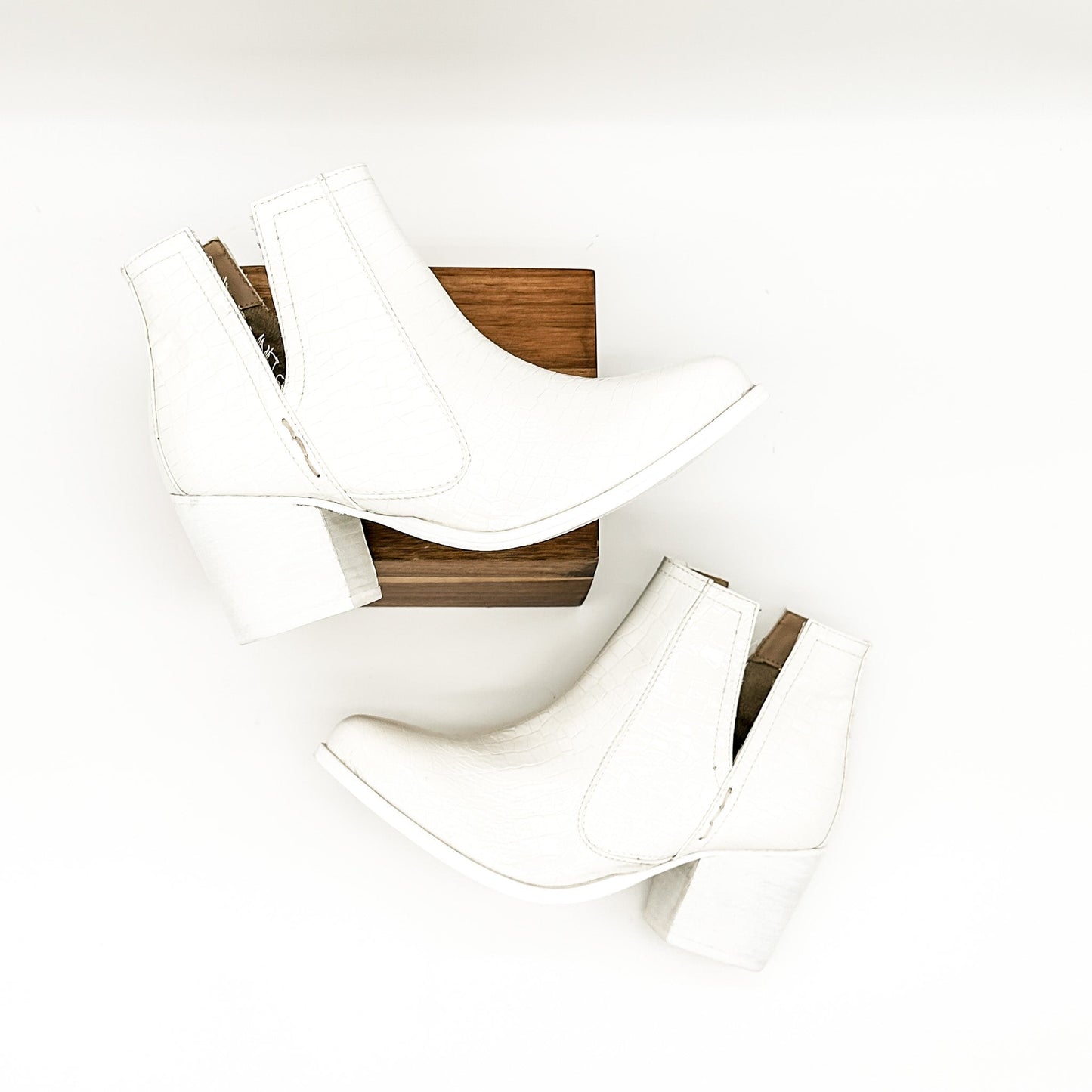 Bottines Tarim en croco blanc