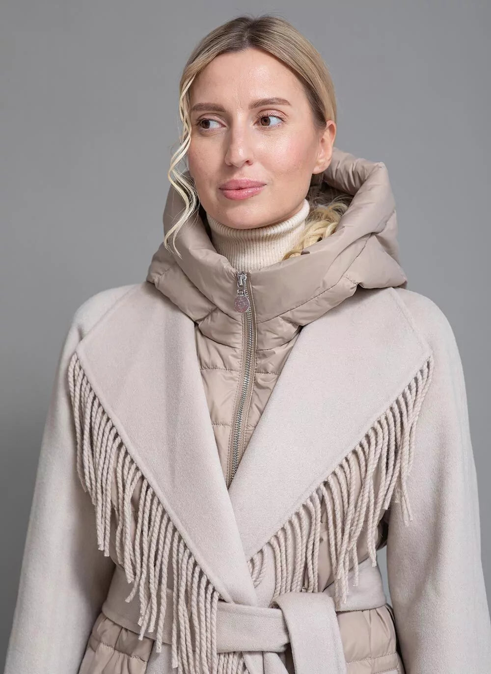 Manteau en laine et duvet Kennedy à franges de luxe beige