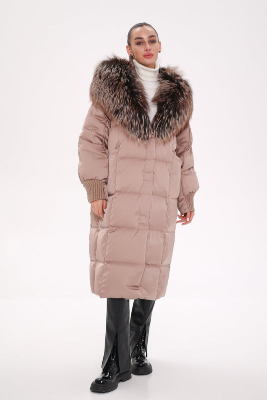 Manteau en duvet entièrement doublé à capuche Rei Silver Fox en blush 