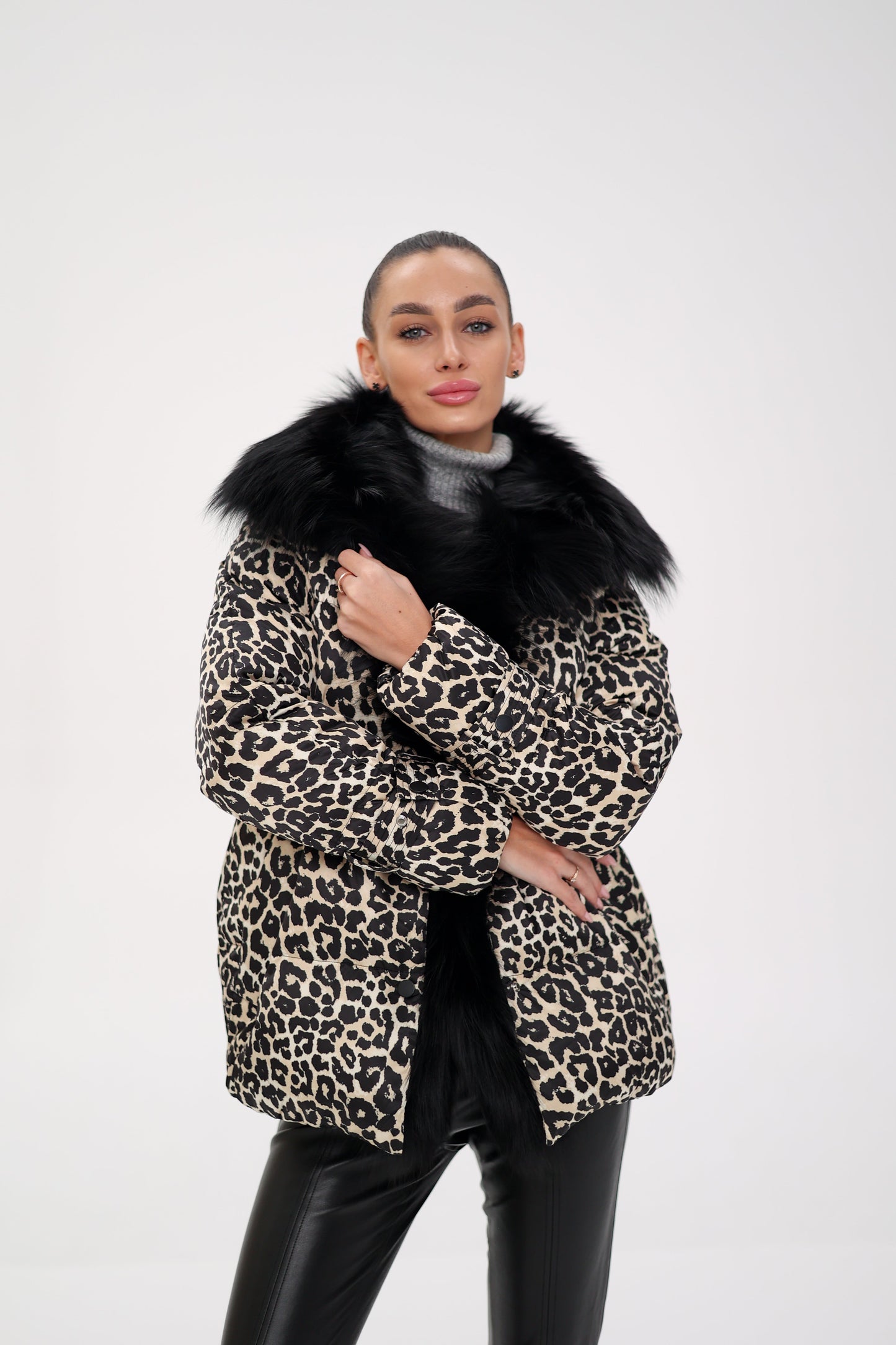 Parka en duvet de luxe léopard en véritable renard polaire