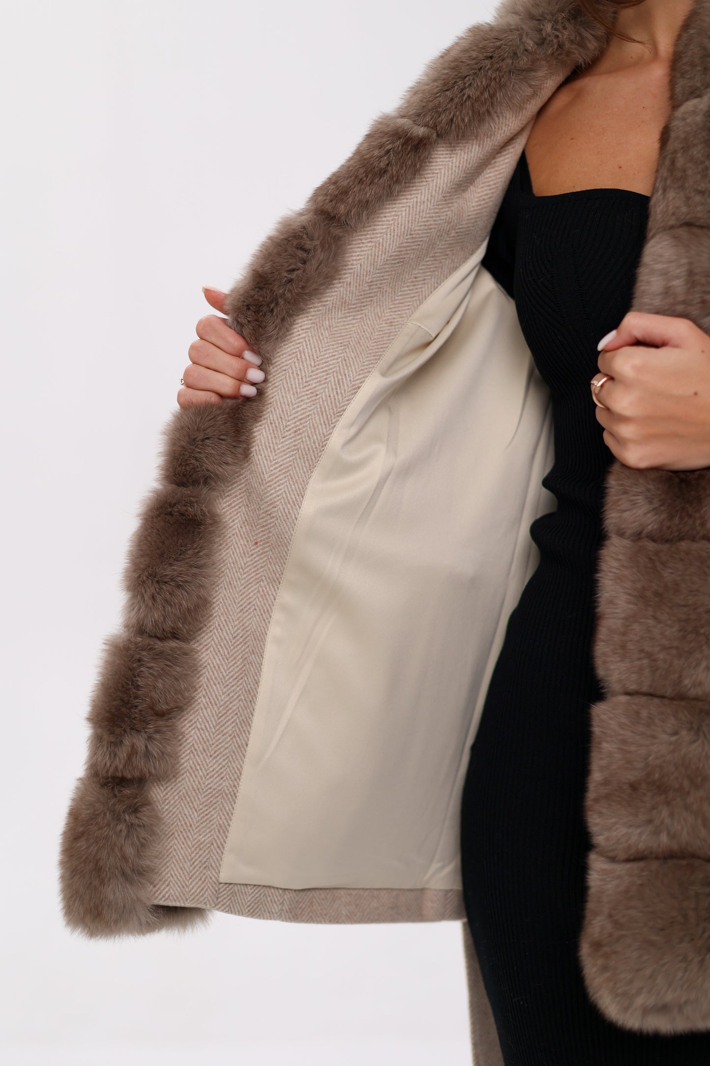 Manteau en laine vierge et fourrure de renard polaire véritable couleur nude