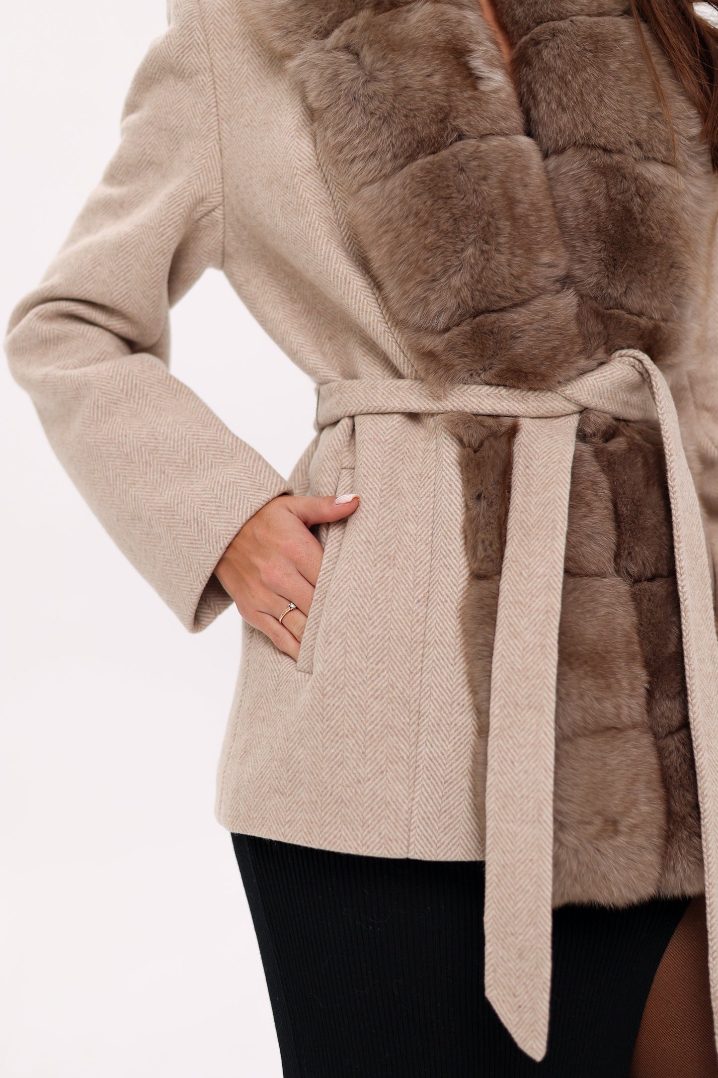 Manteau en laine vierge et fourrure de renard polaire véritable couleur nude