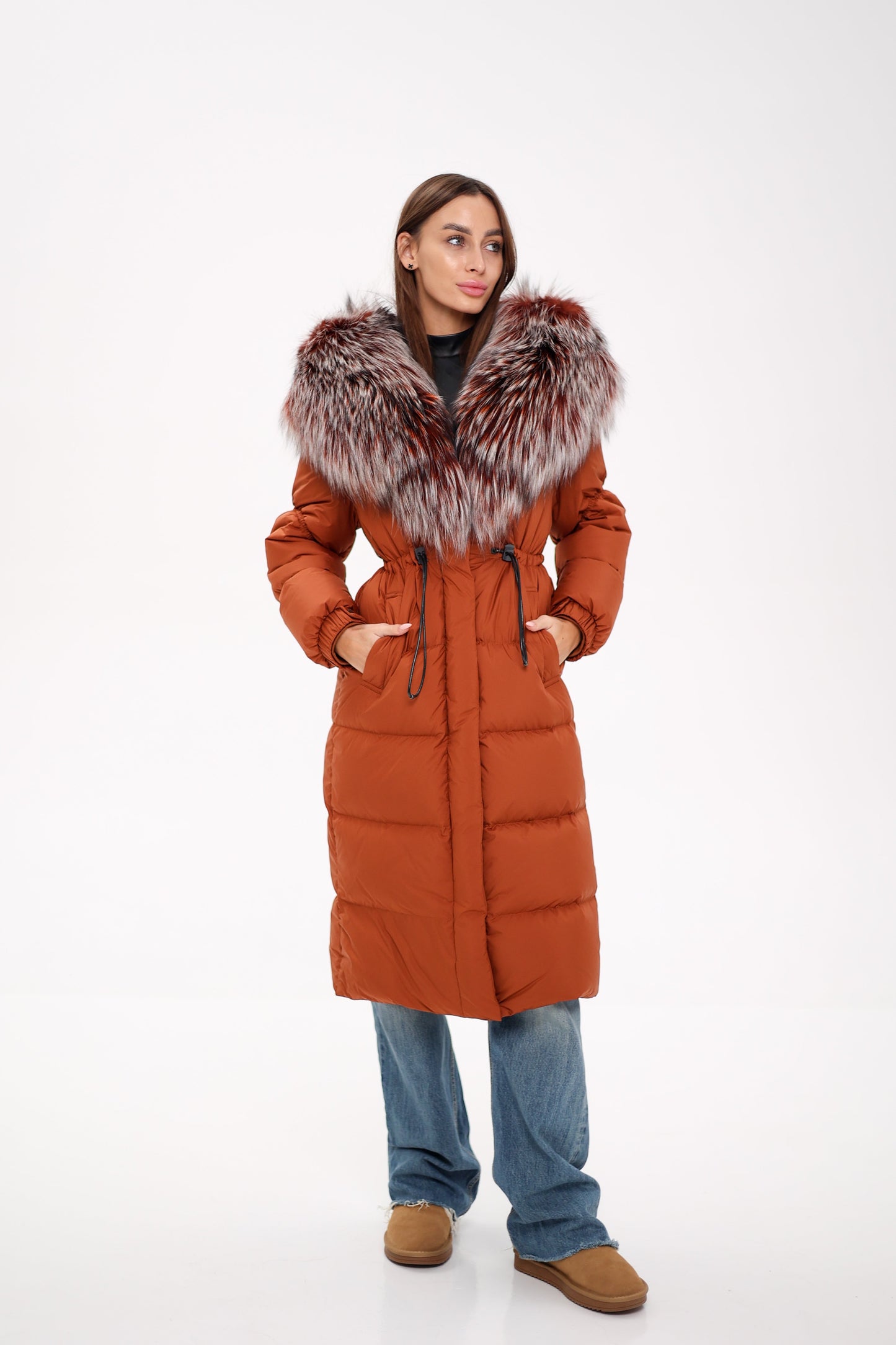 Manteau en duvet et capuche entièrement doublé en véritable renard argenté 
