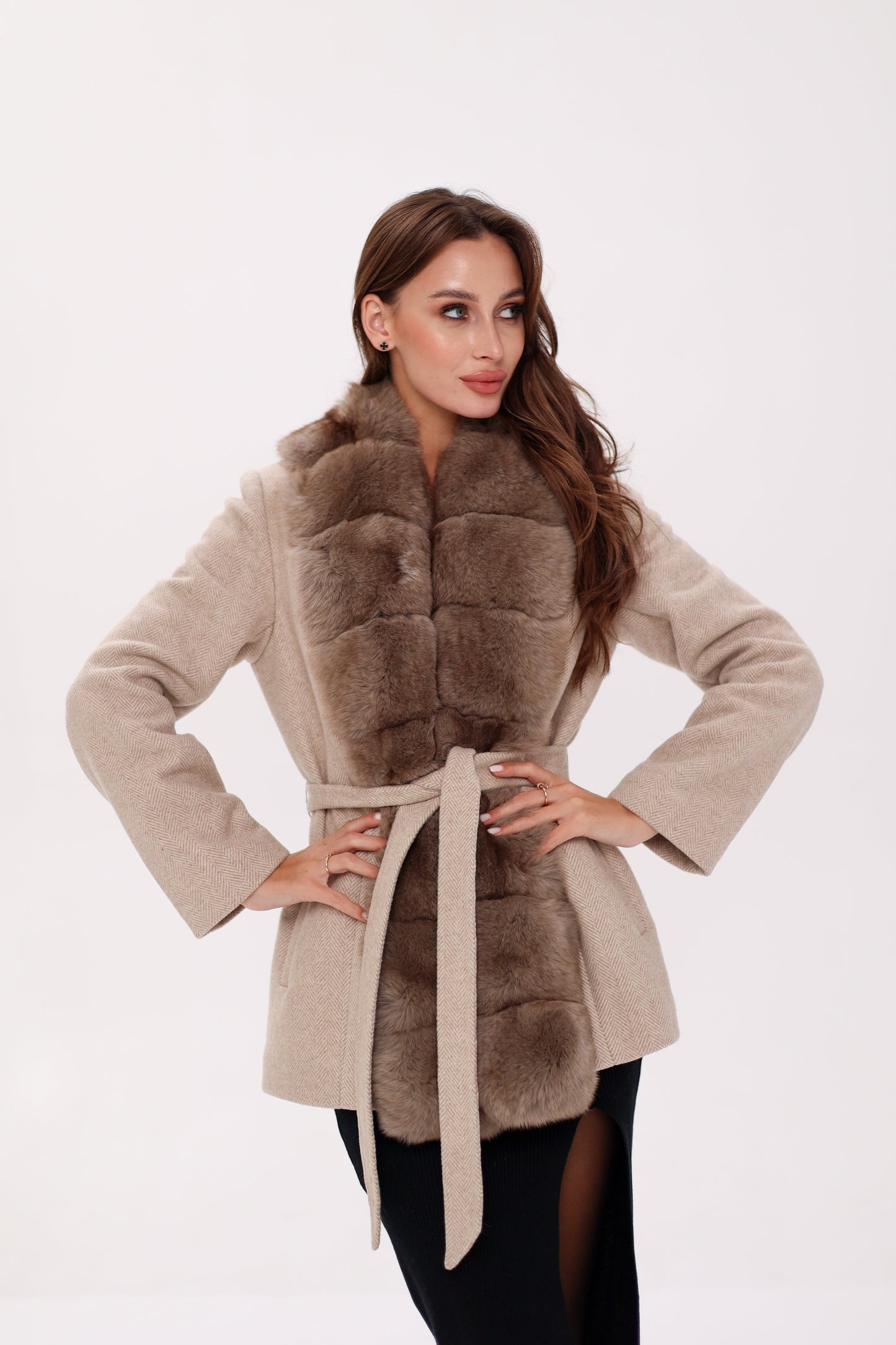 Manteau en laine vierge et fourrure de renard polaire véritable couleur nude