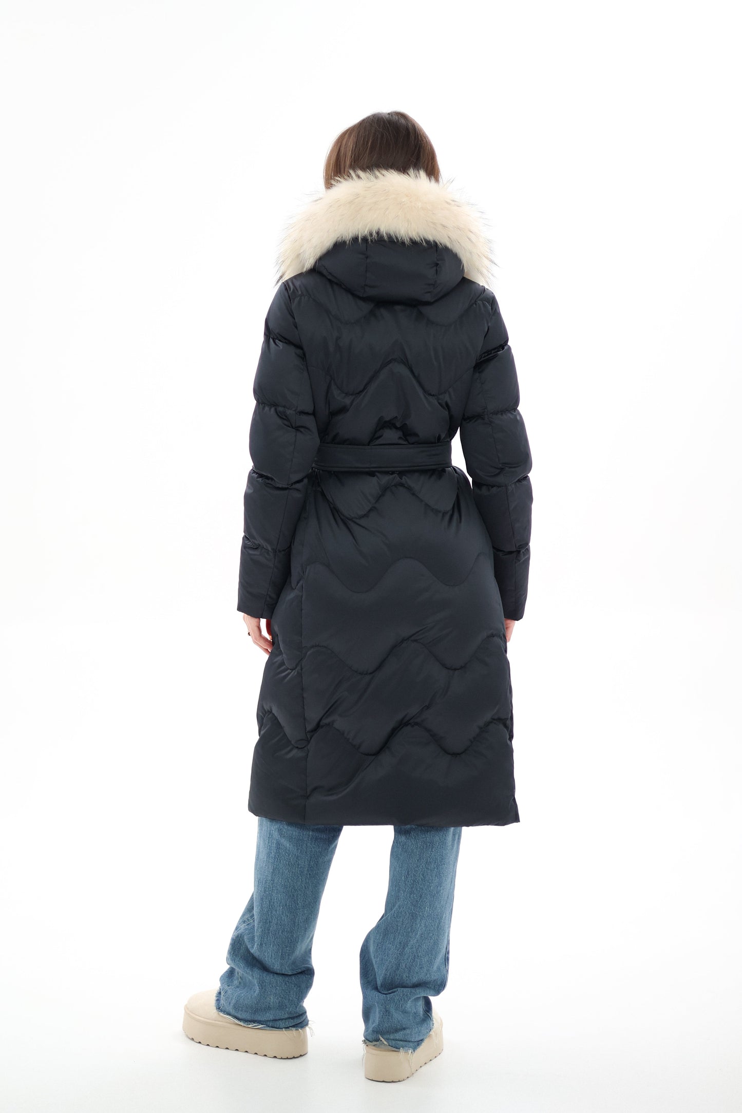 Manteau en duvet avec bordure en fourrure véritable