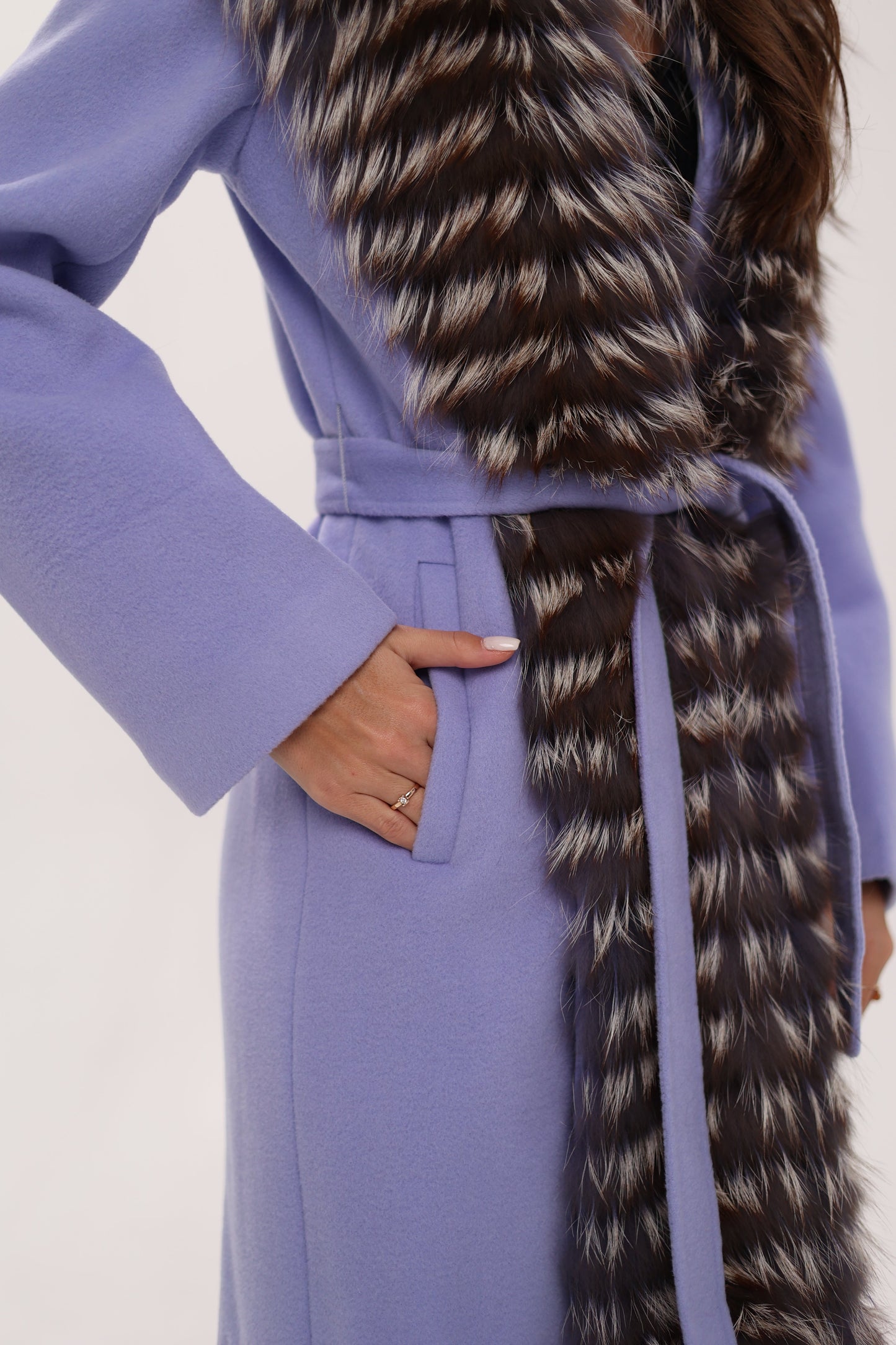 Manteau en laine vierge véritable de renard argenté couleur lavande