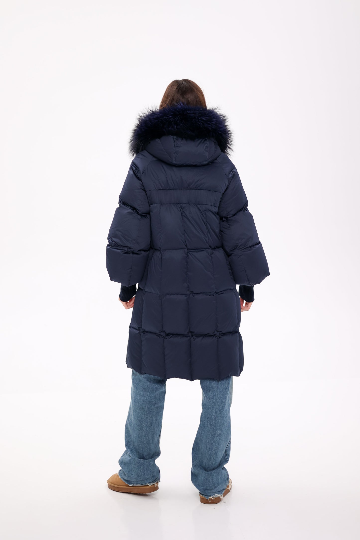 Manteau en duvet bleu roi avec bordure en fourrure de renard véritable