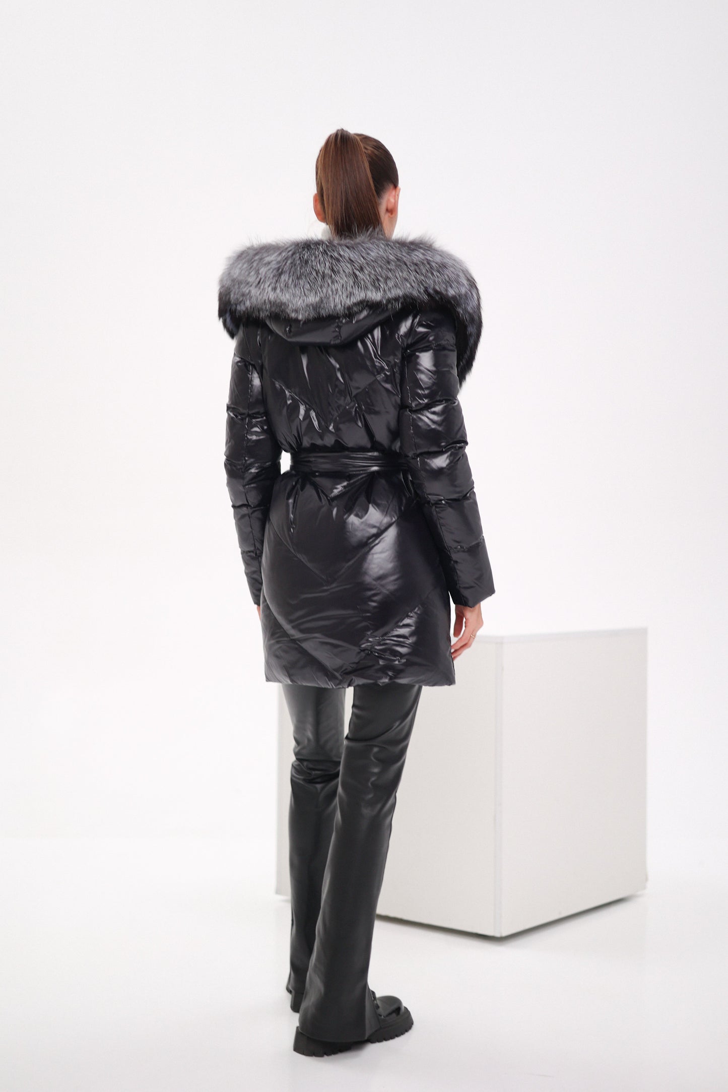 Manteau en duvet et fourrure de renard argenté véritable