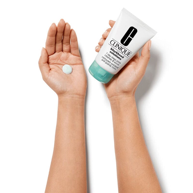 Clinique Blackhead Solutions Gommage nettoyant en profondeur des pores 7 jours 125 ml