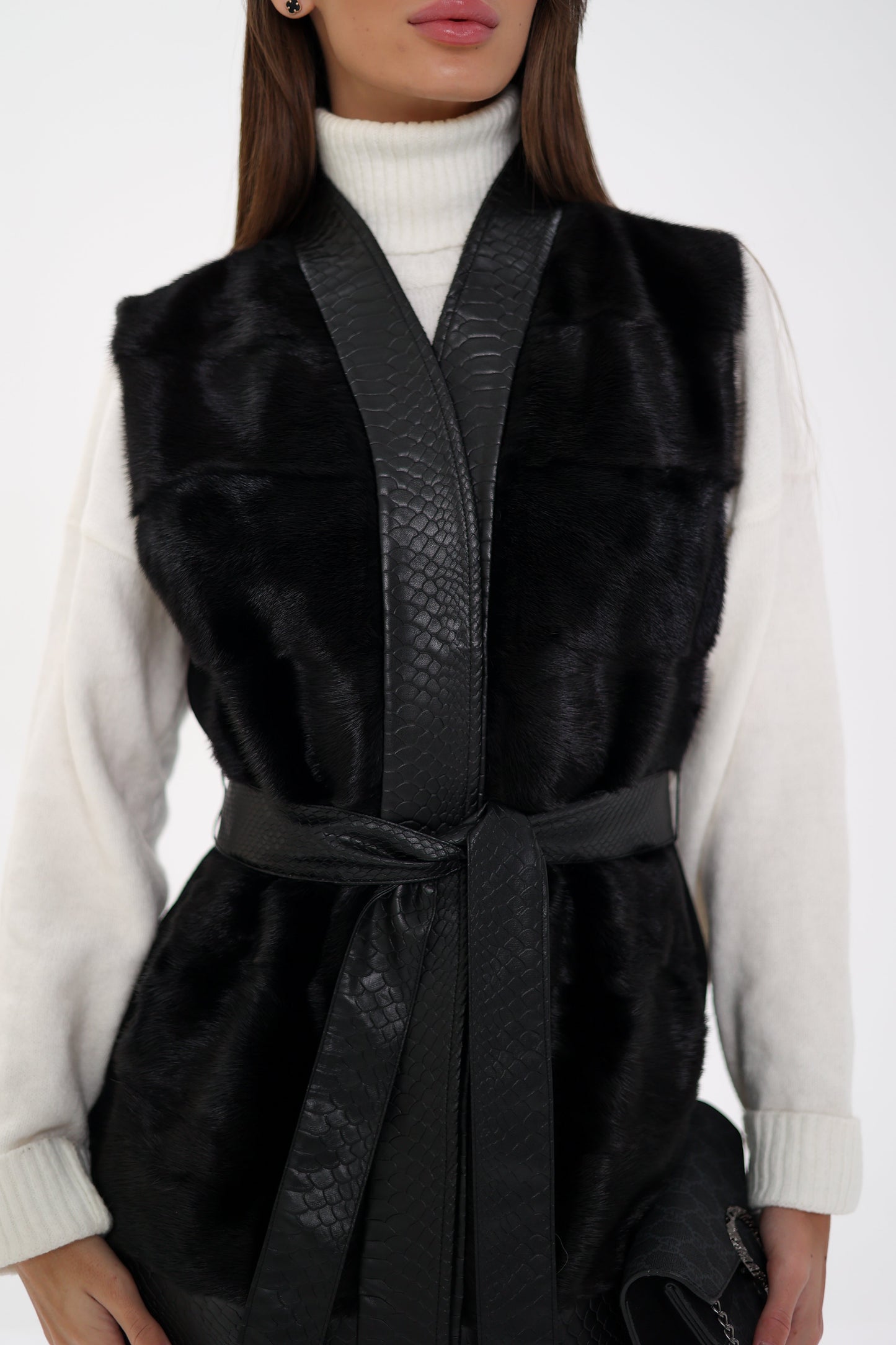 Gilet en laine avec garniture en cuir et fourrure de vison véritable