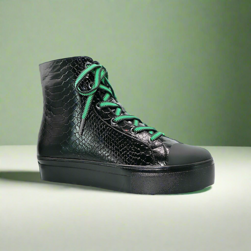 Michaela V Lucra sneakers black