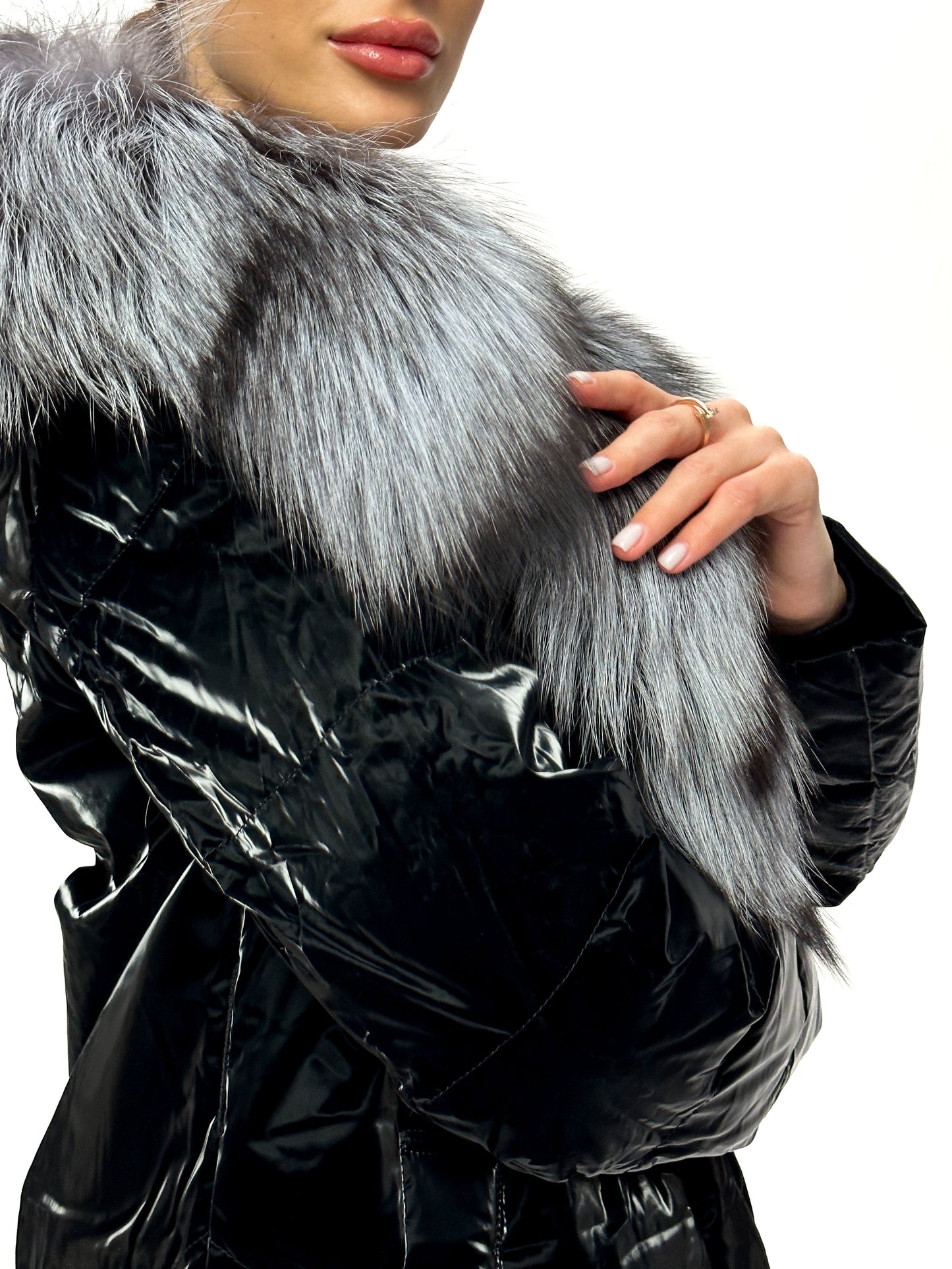 Manteau en duvet et fourrure de renard argenté véritable