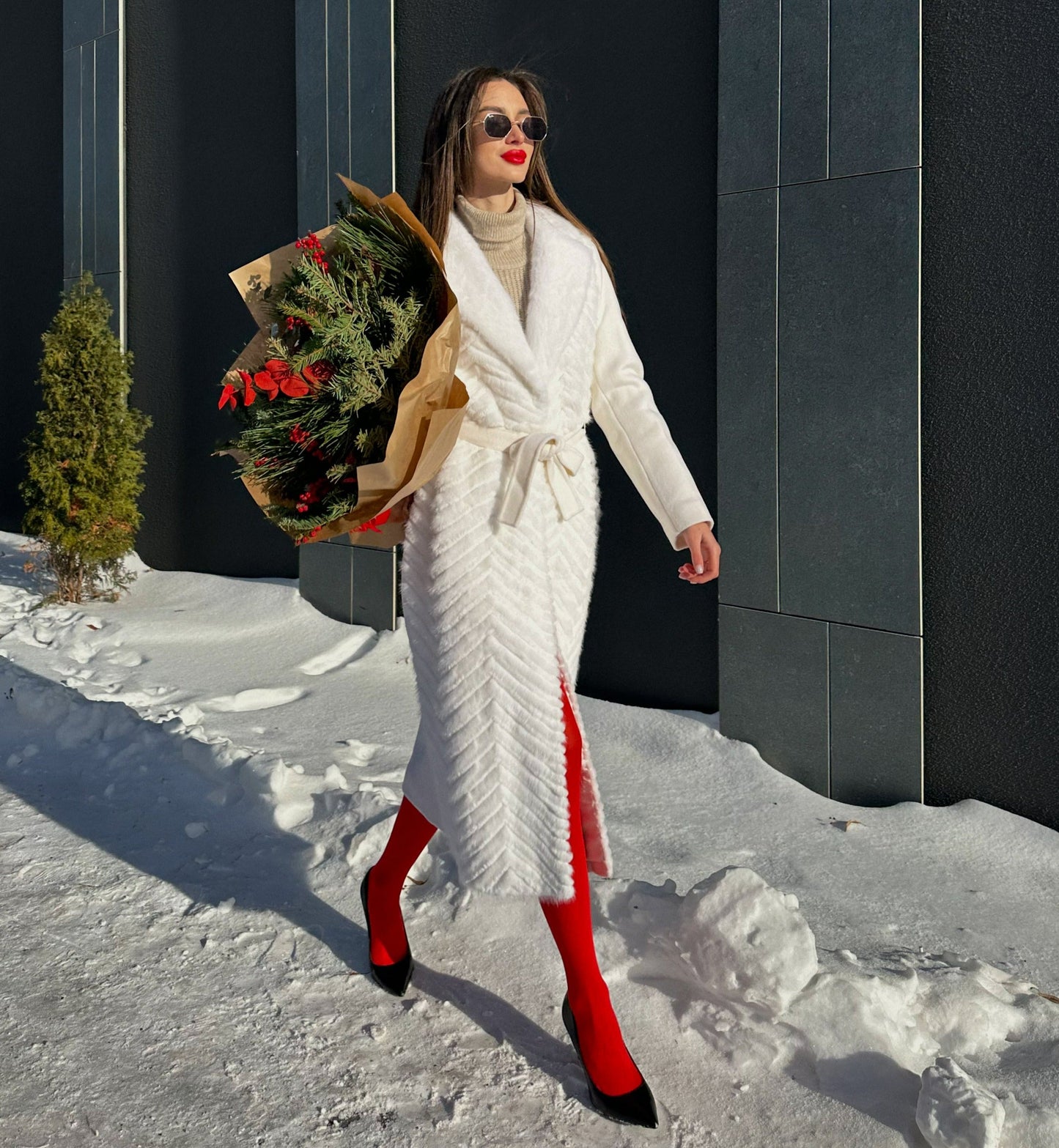 Manteau en laine vierge avec bordure en fourrure de vison véritable et fourrure de rex, blanc