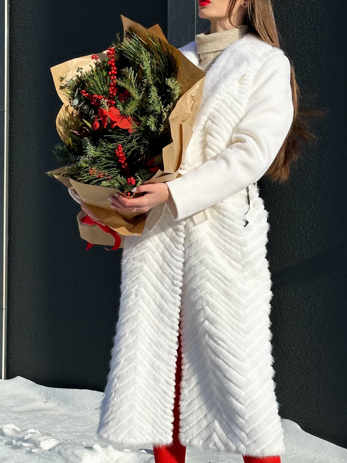 Manteau en laine vierge avec bordure en fourrure de vison véritable et fourrure de rex, blanc