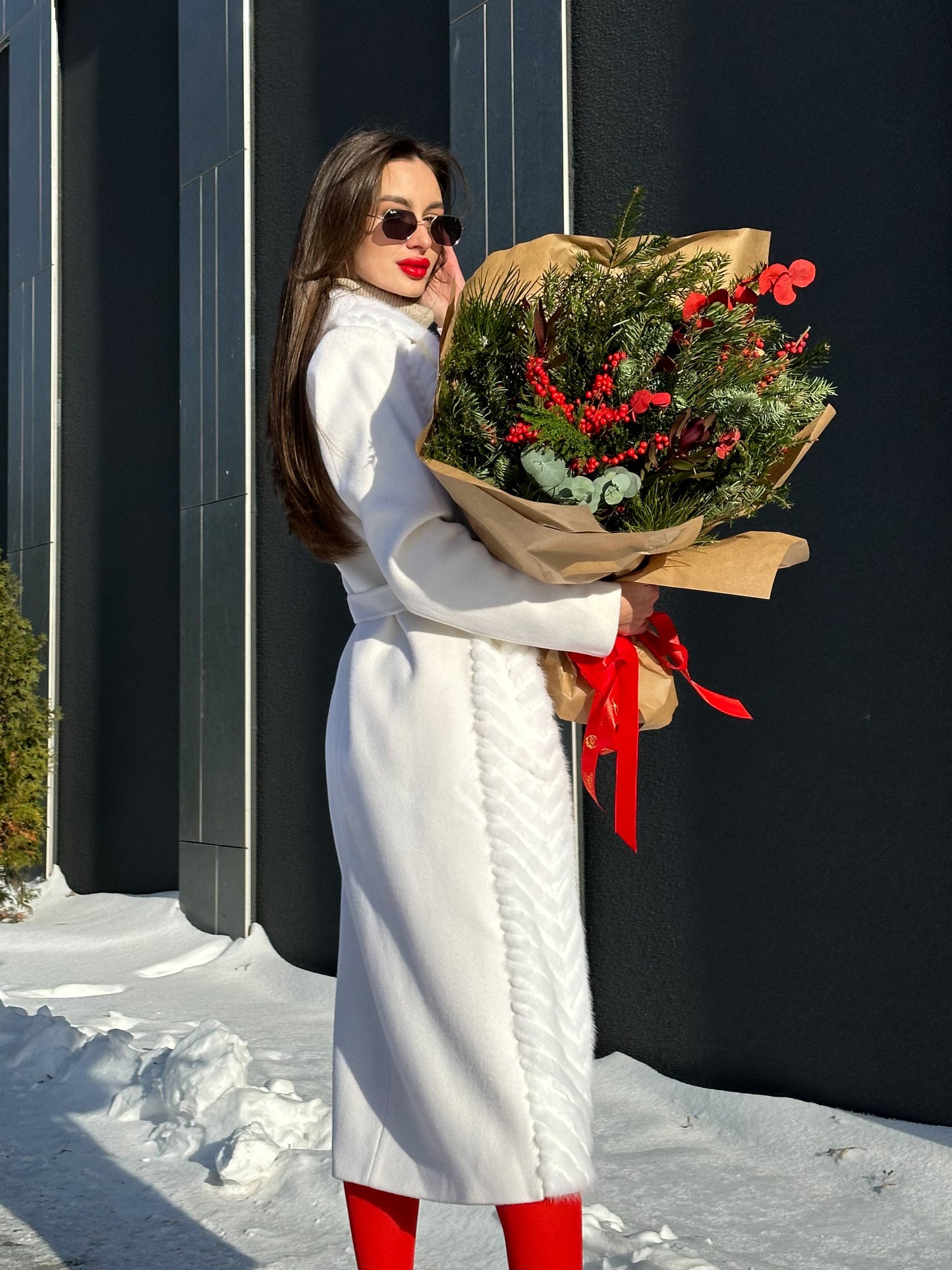 Manteau en laine vierge avec bordure en fourrure de vison véritable et fourrure de rex, blanc