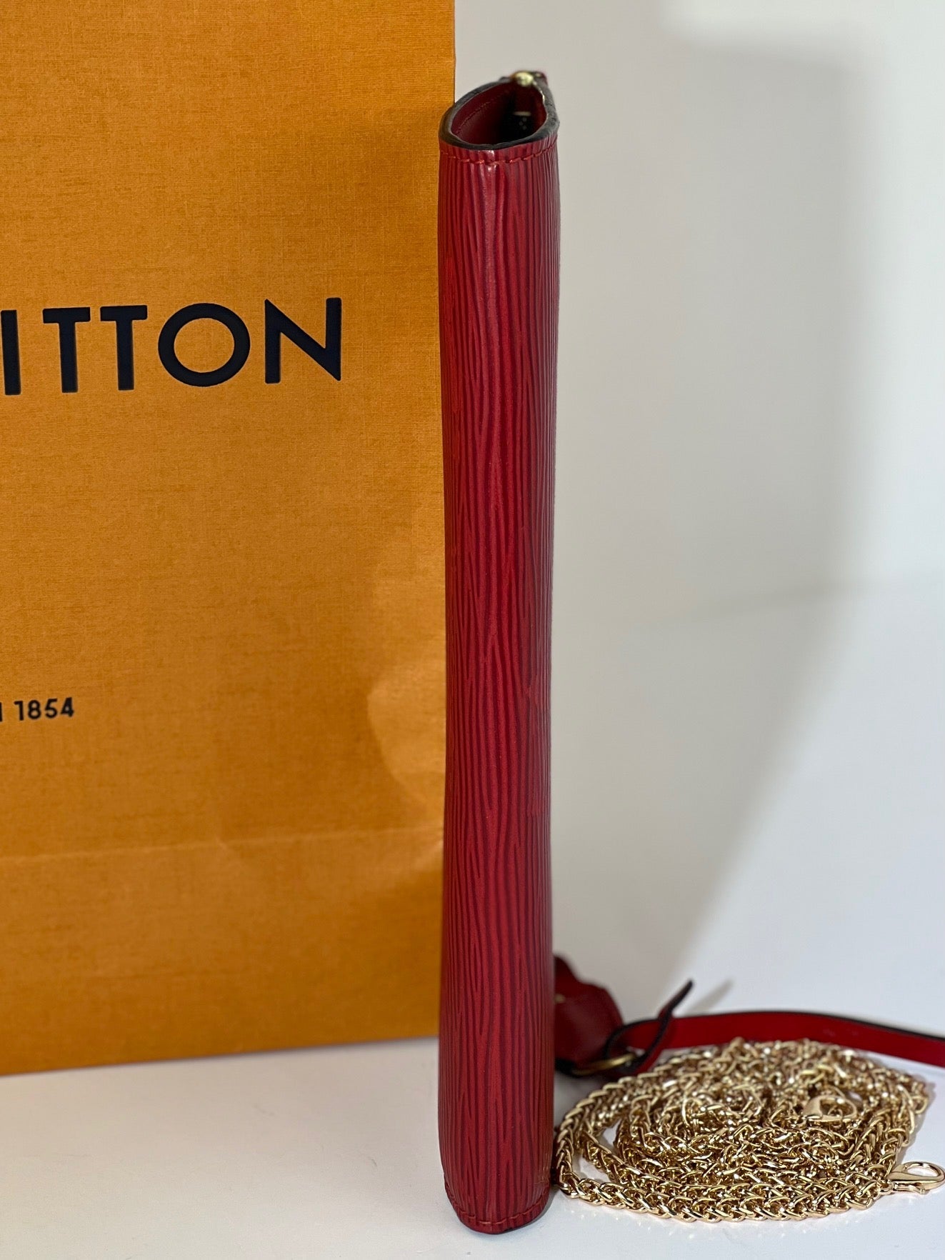 Sac à main Louis Vuitton Epi 24 Pochette Accessories Sac bandoulière en cuir rouge d'occasion