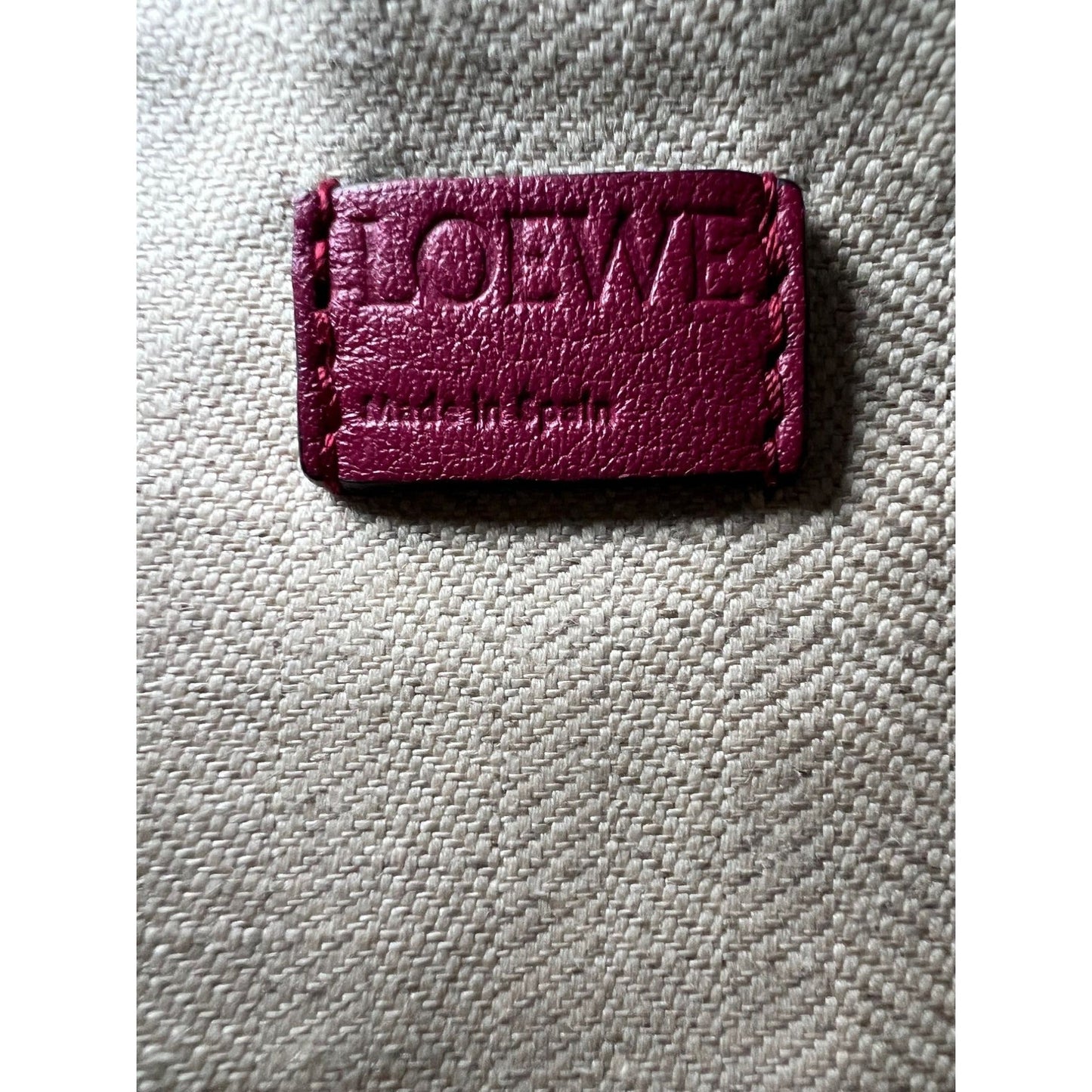 Sac à main à bandoulière Loewe Mini Puzzle en cuir de veau cramoisi