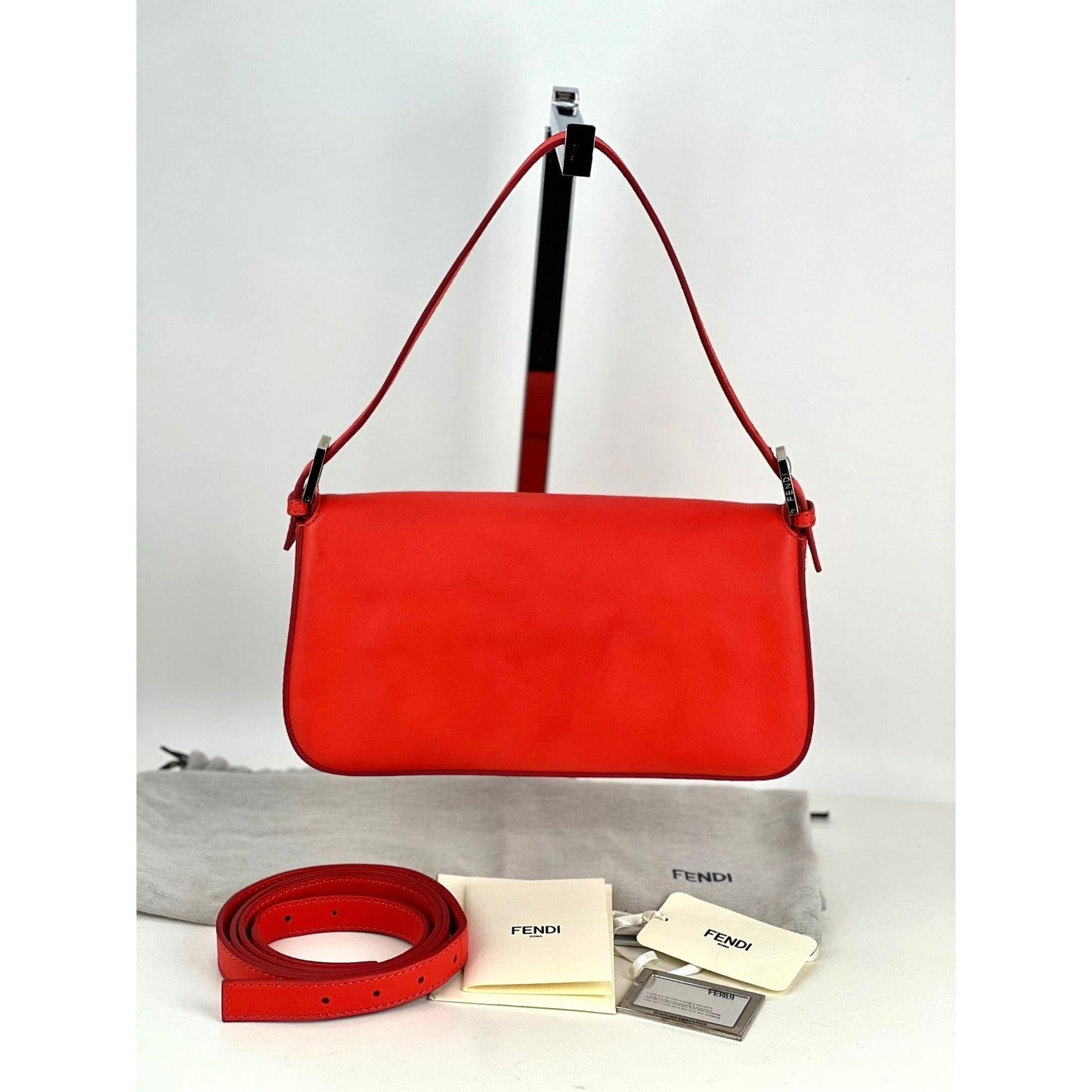 Fendi Vitello Baguette Papavero Sac à main à bandoulière