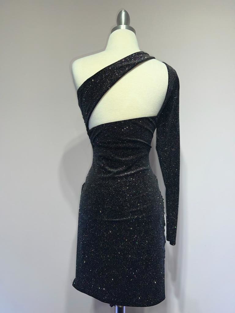 Robe asymétrique à manches longues