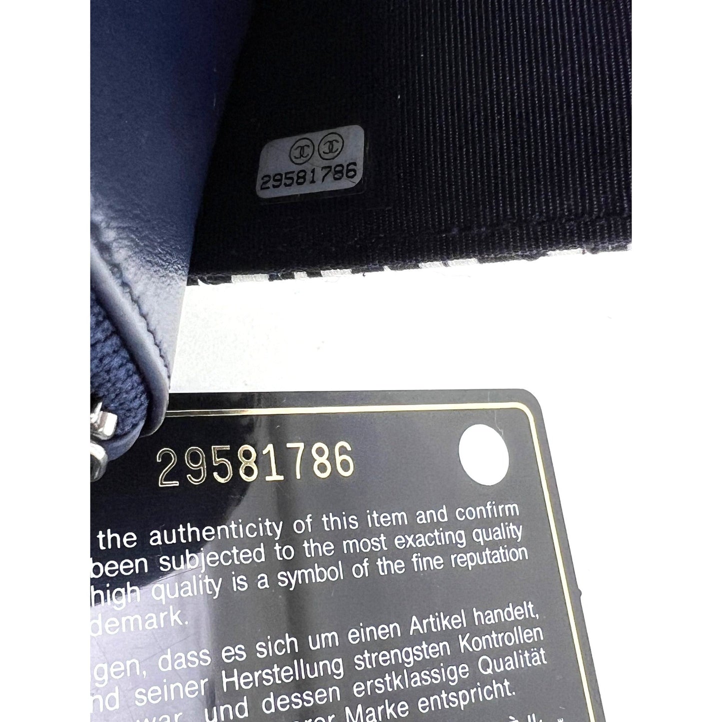 Portefeuille Chanel Reissue 2.55 en toile imprimée matelassée édition limitée sur une pochette à chaîne RARE