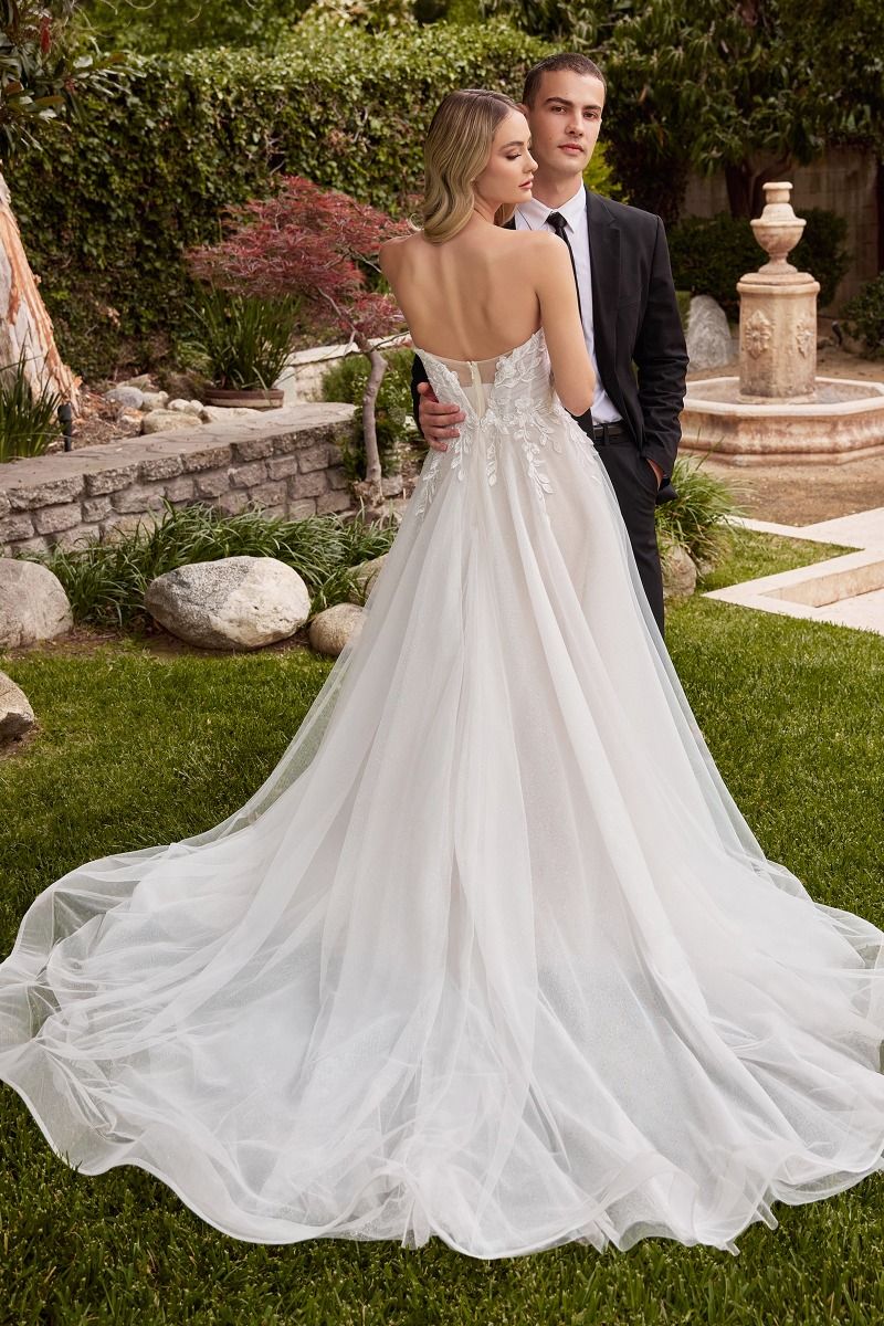 Robe de mariée trapèze sans bretelles avec gants