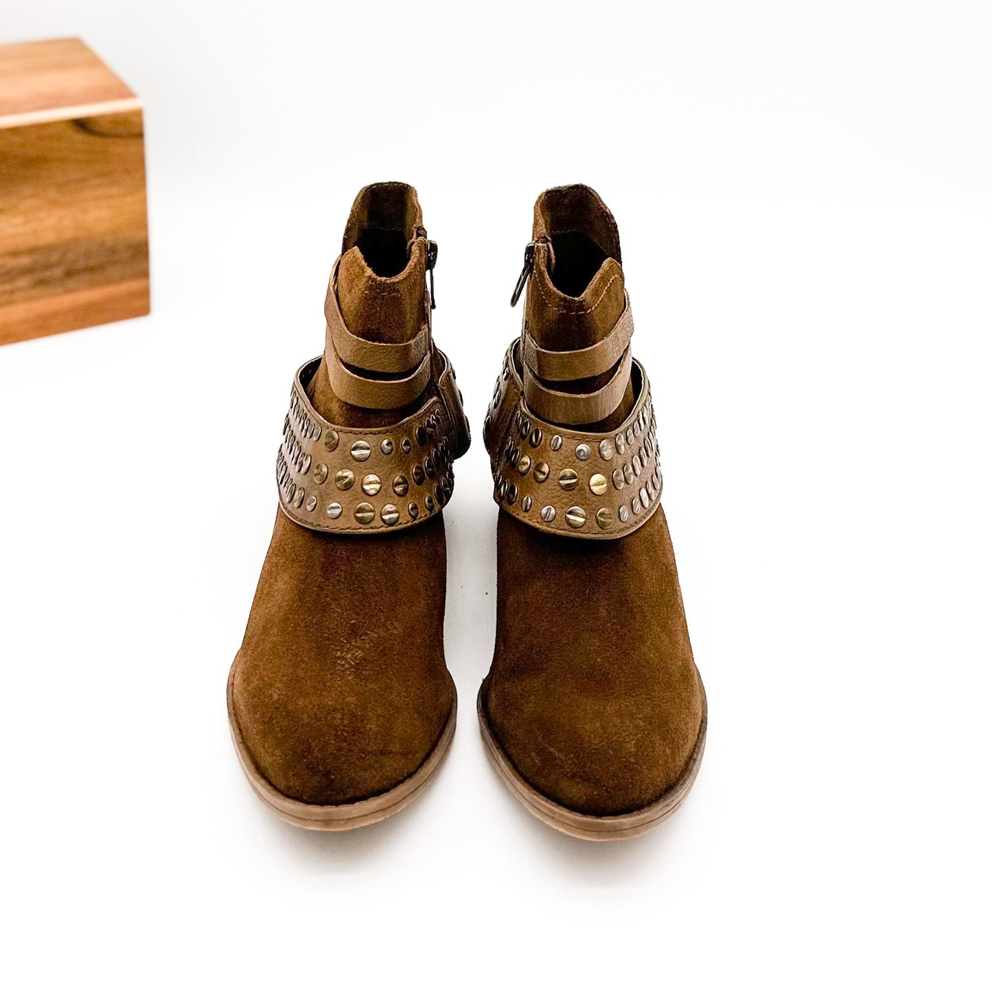 Bottines cramoisies en beige