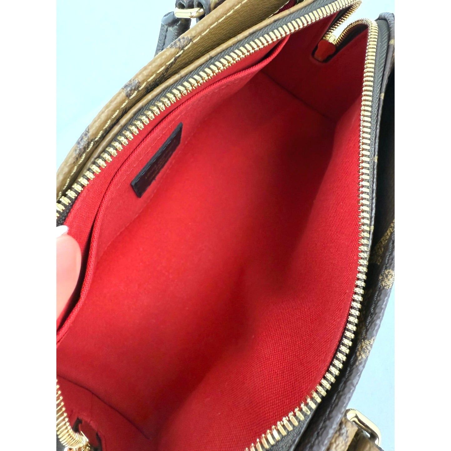 Sac bandoulière Louis Vuitton Onthego East West Chain
