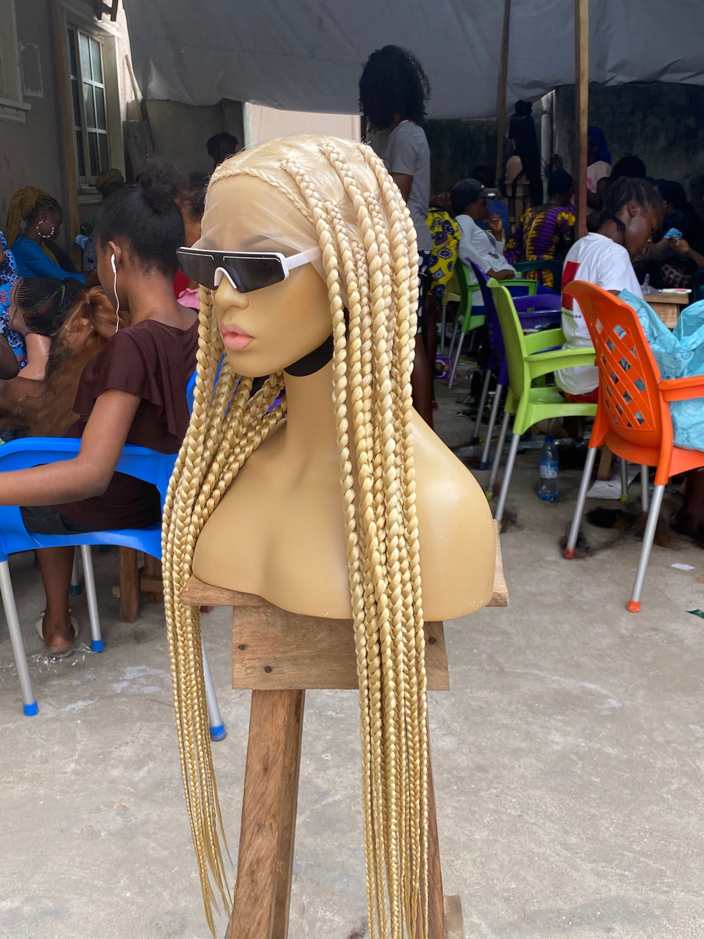Knotless Braid Wig - Large Plaits  Bright Blonde - Taylor