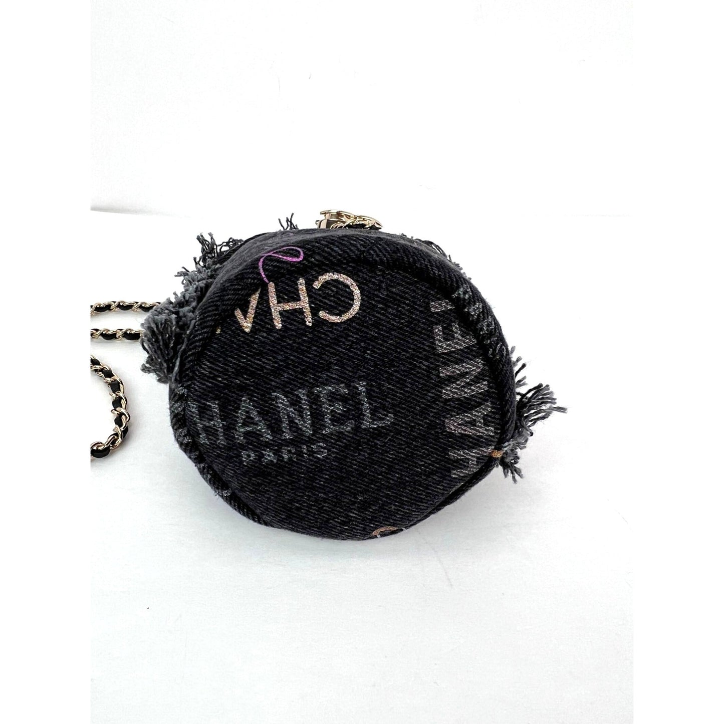 Mini seau Chanel en denim matelassé avec chaîne Noir